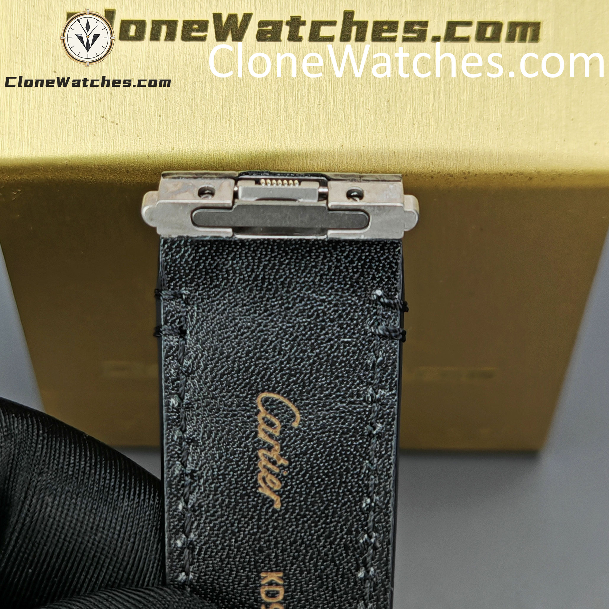 Cartier Super Clone Watches 1:1 Santos Gradient Brown Dial 39.8MM WSSA0064 Black Leather Belt