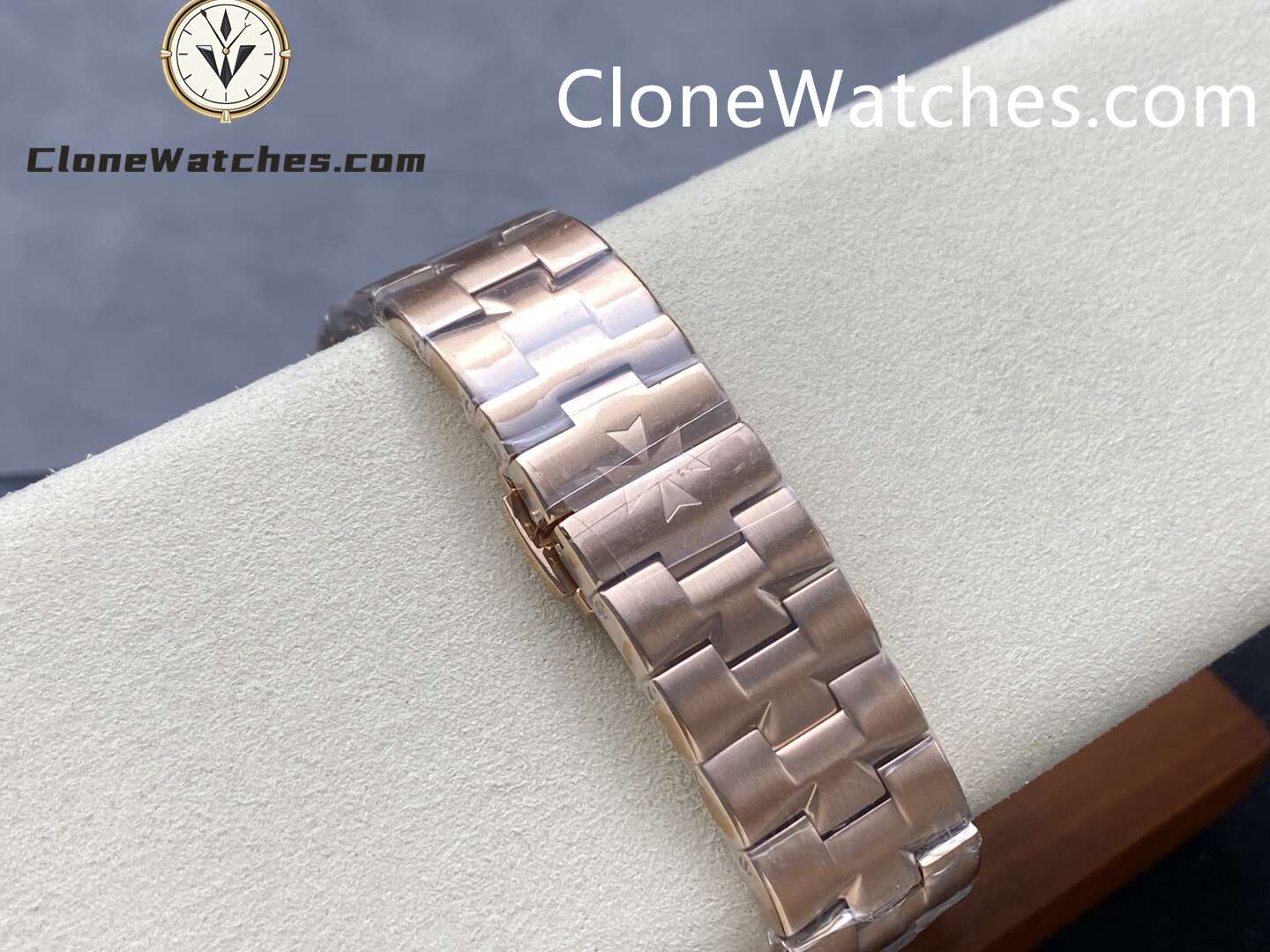 Vacheron Constantin Super Clone Watches 1:1 Overseas Series 4300V/220R-B642 Rose Gold Skeleton Dial