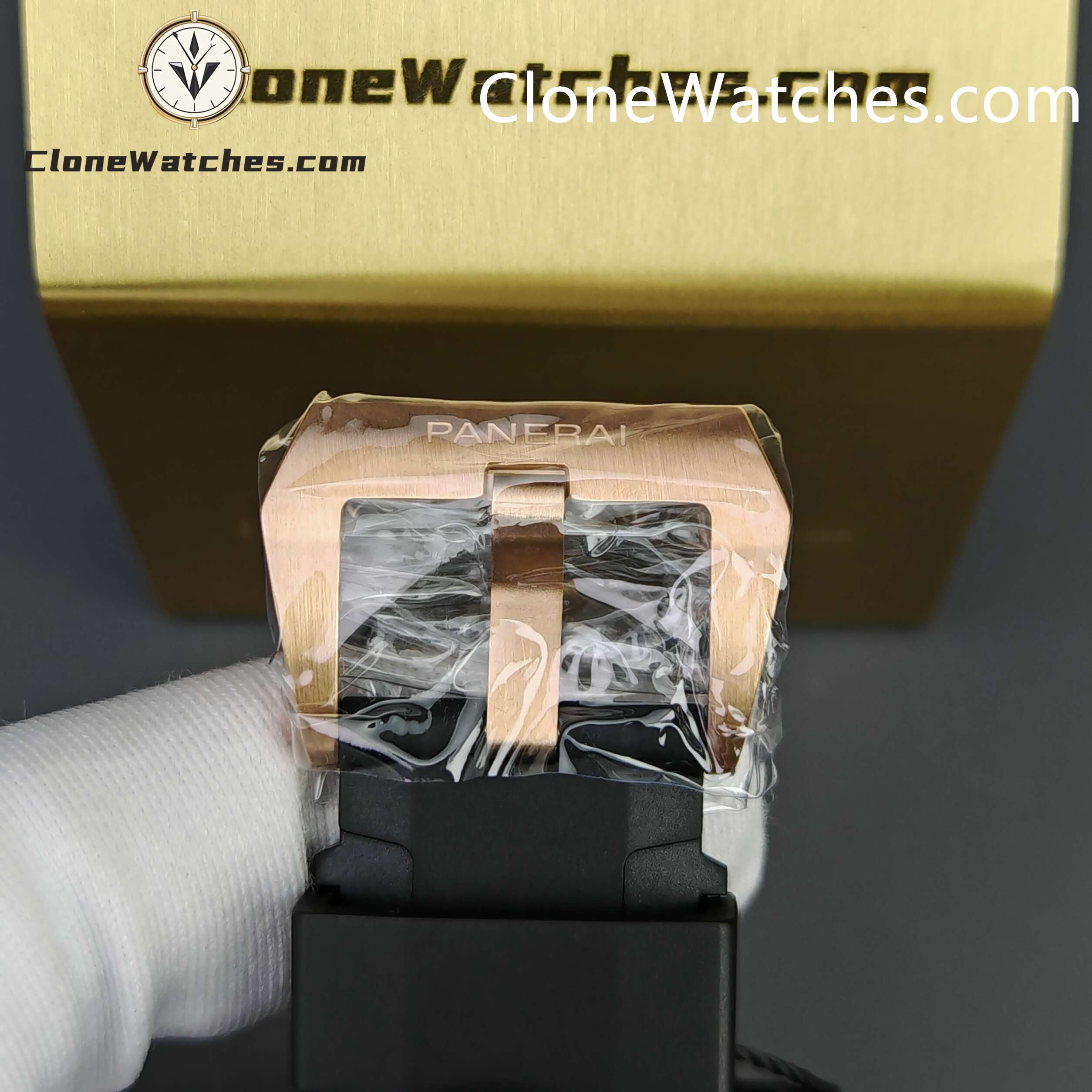 Panerai Super Clone Watches 1:1 Submersible GoldtechTM PAM02164 Black Dial
