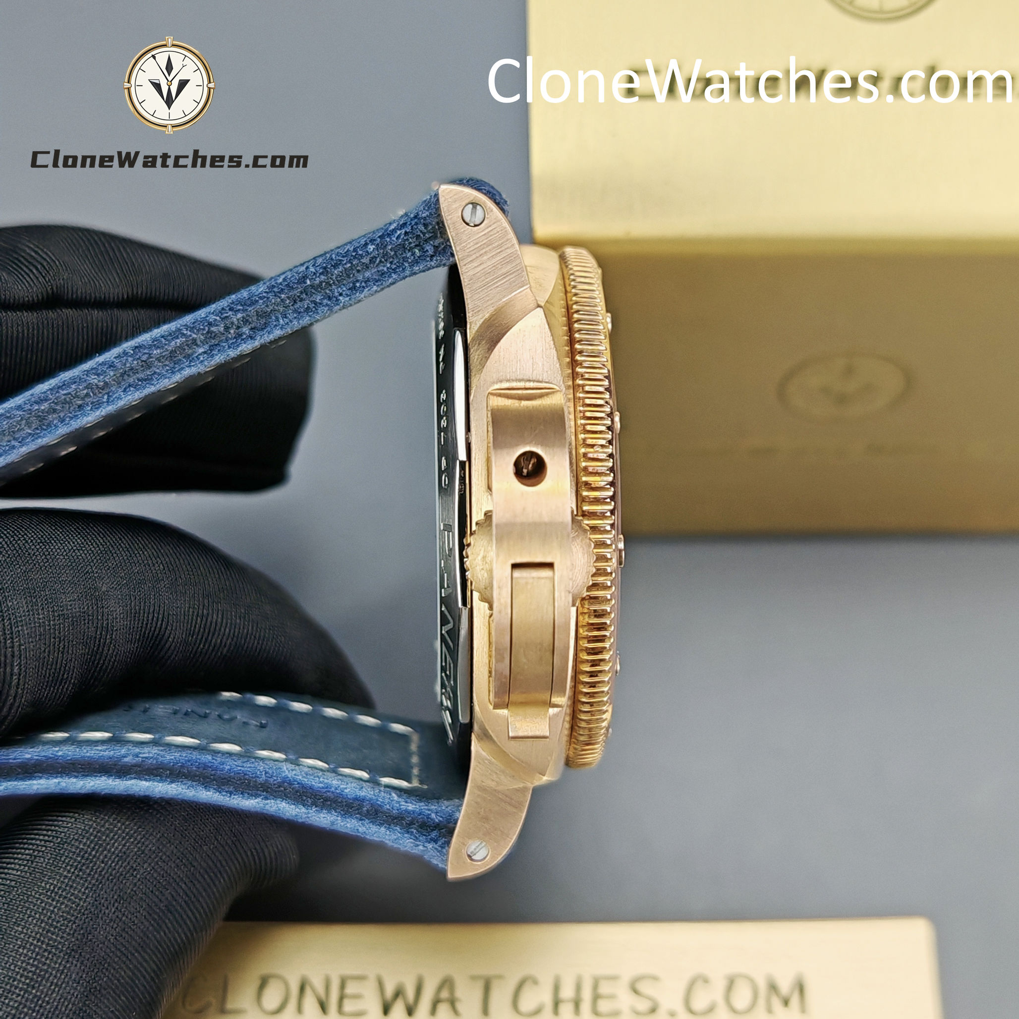Panerai Super Clone Watches 1:1 Submersible Bronzo PAM01074 Blue Dial