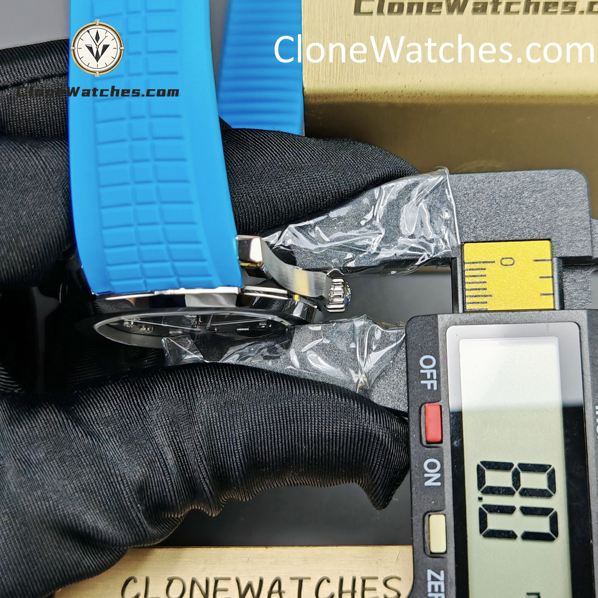 Patek Philippe Super Clone Watches 1:1 Aquanaut 5167 Black Dial Blue Strap 40mm
