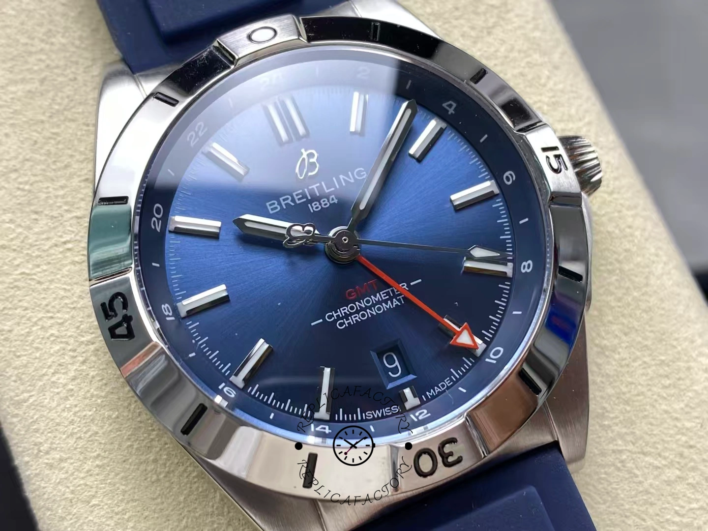 Breitling Chronomat GMT Red Pointer A32398101C1A1 Replica