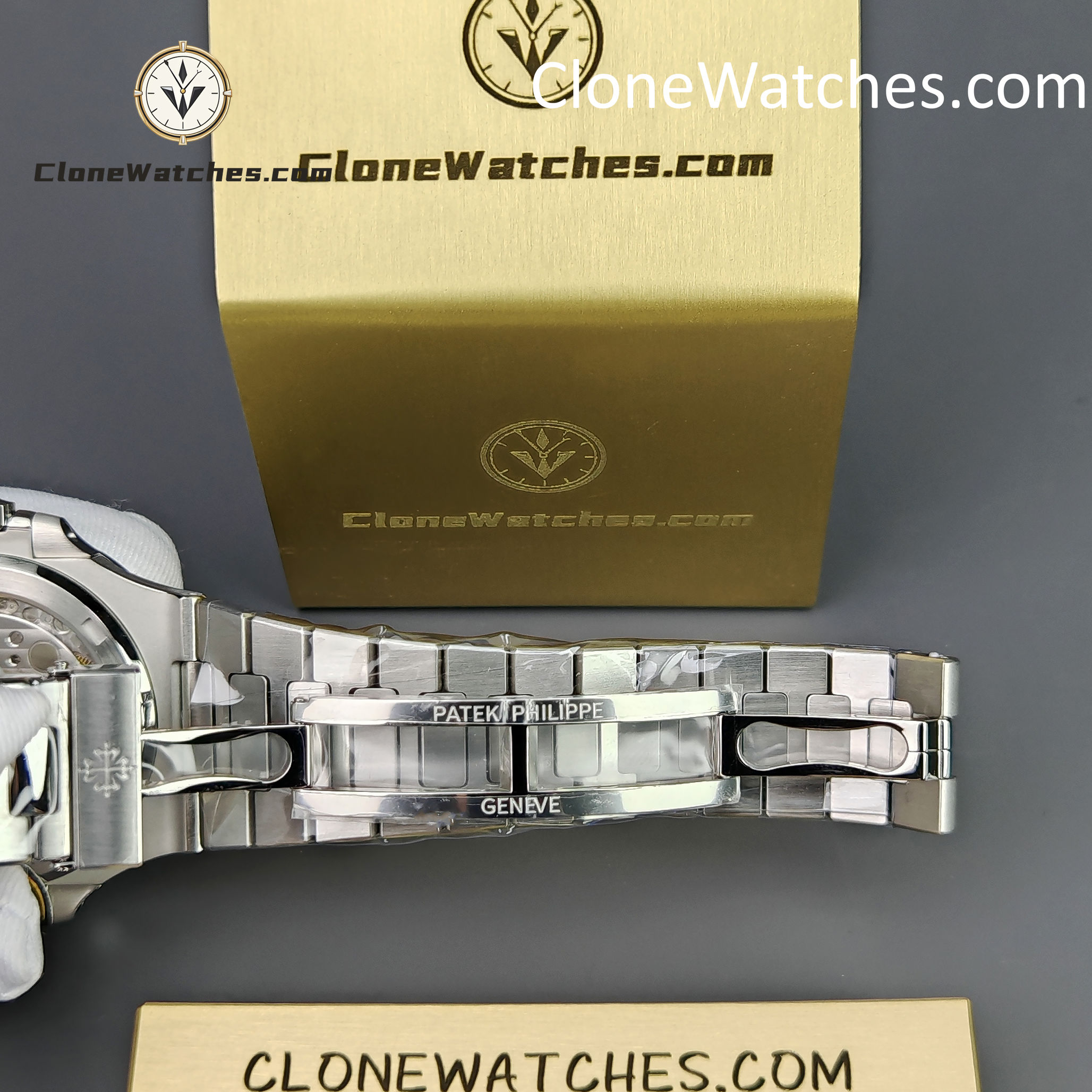 Patek Philippe Super Clone Watches 1:1 Nautilus 5711 Green Dial Diamond Bezel