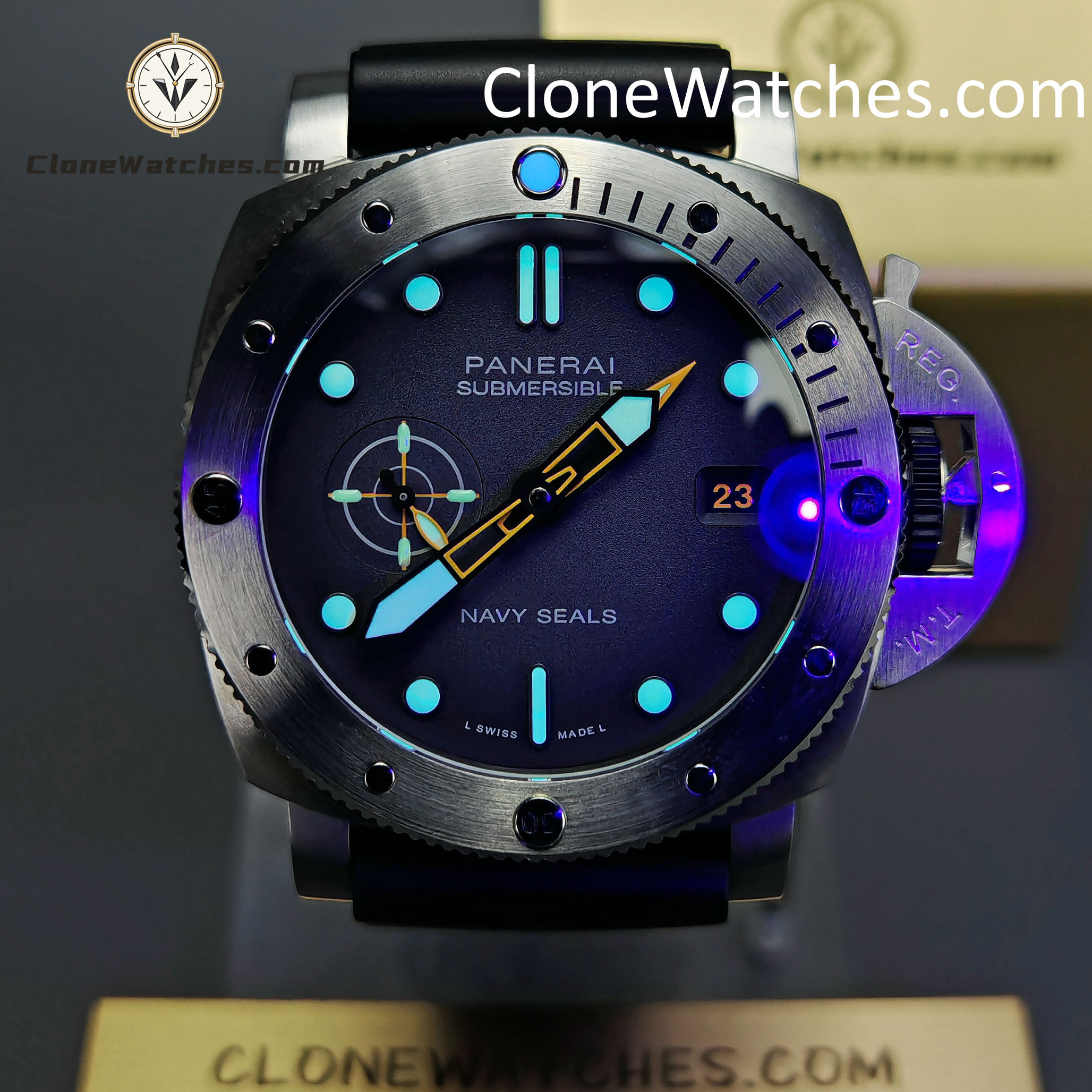 Panerai Super Clone Watches 1:1 Submersible GMT Navy SEALs PAM01323 Gradient Gray dial