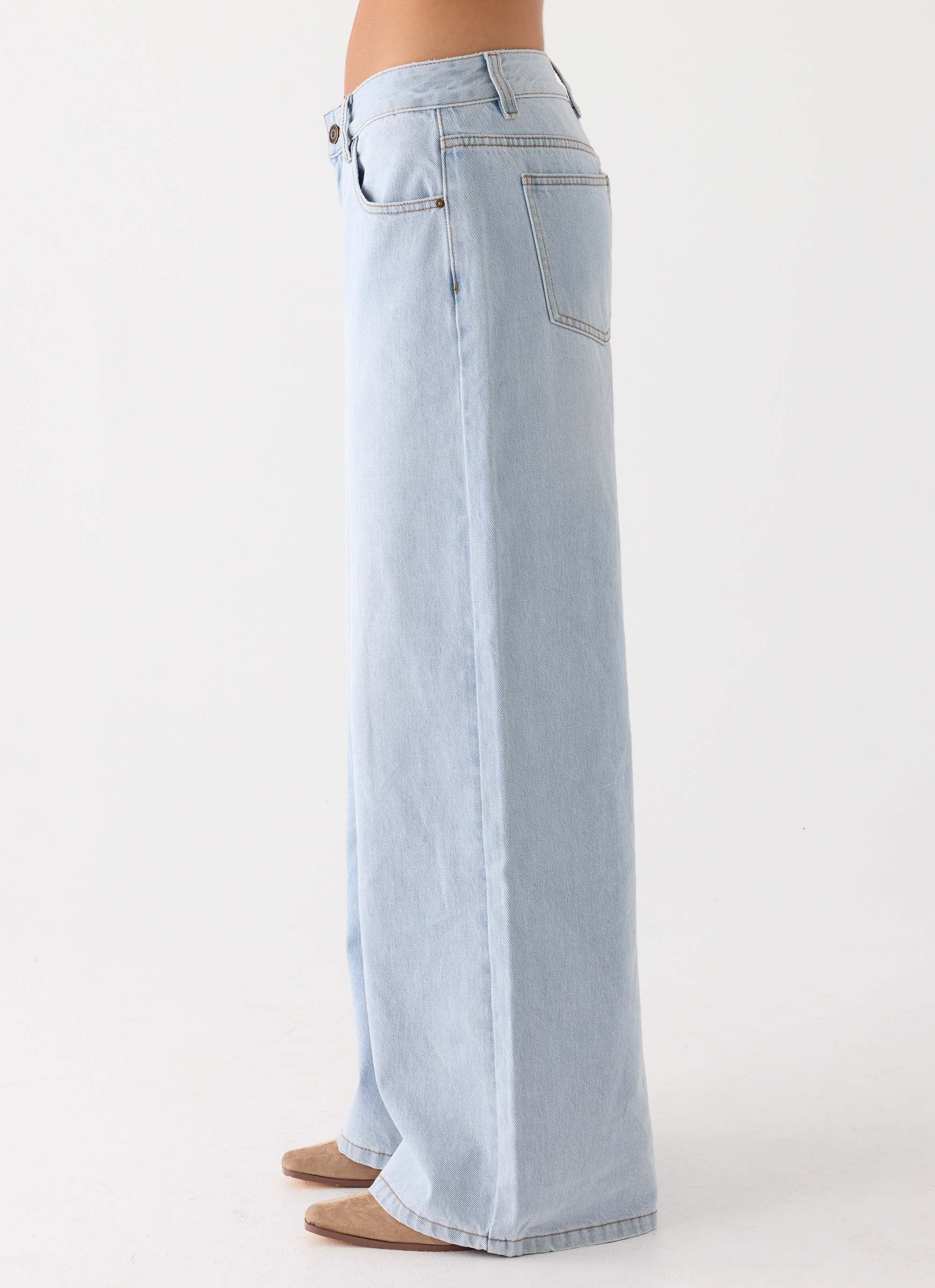 Neo Low Rise Wide Leg Denim Jeans - Light Blue Wash