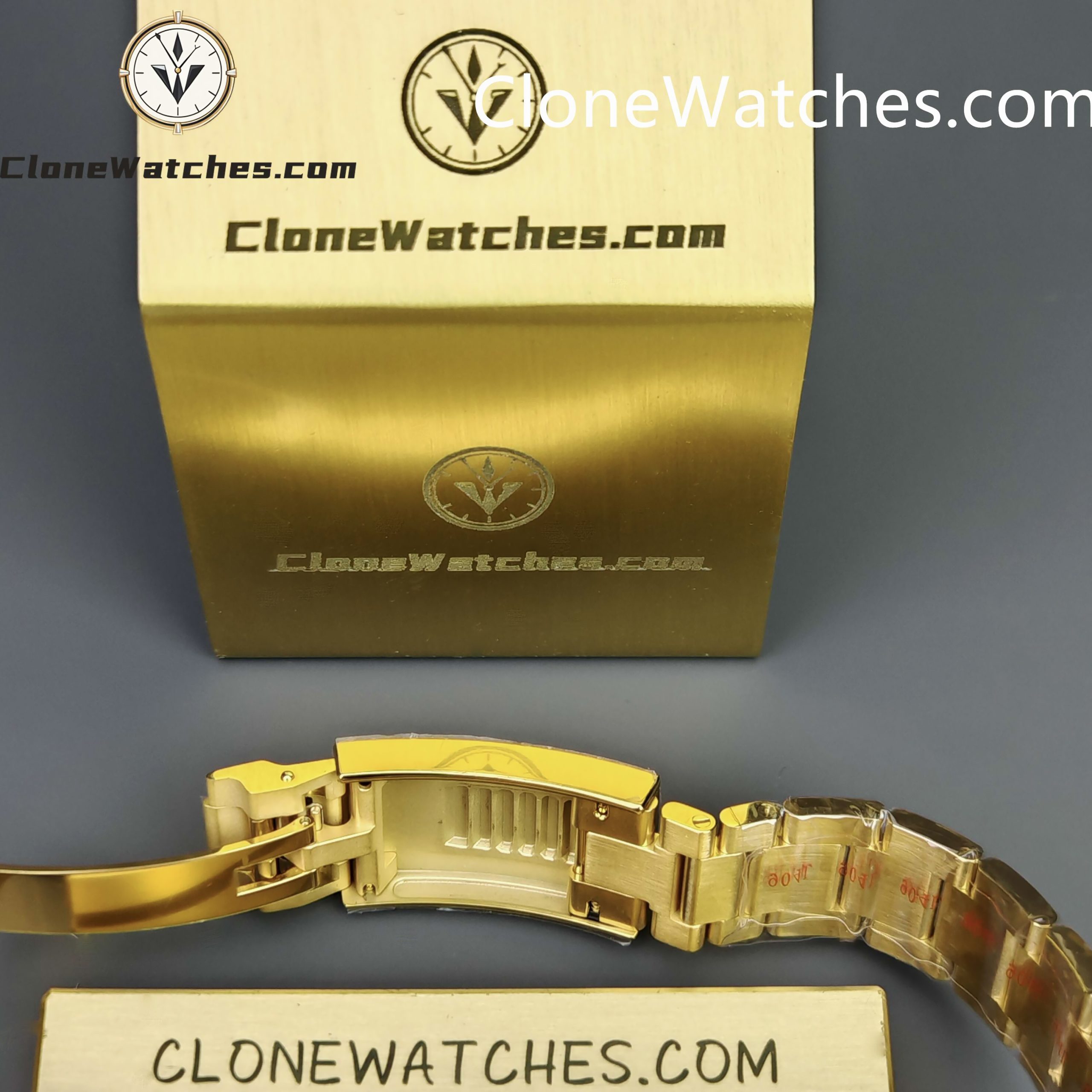 Rolex Super Clone Watches 1:1 18K Gold Blue Dial Submariner 126618LB 3235 Movement