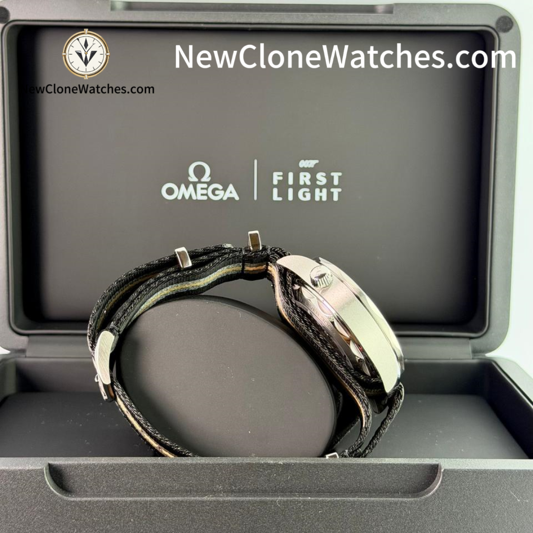 Omega Seamaster Diver 300 M 44 mm - 210.32.44.51.01.002 - First Light 007 Special Edition
