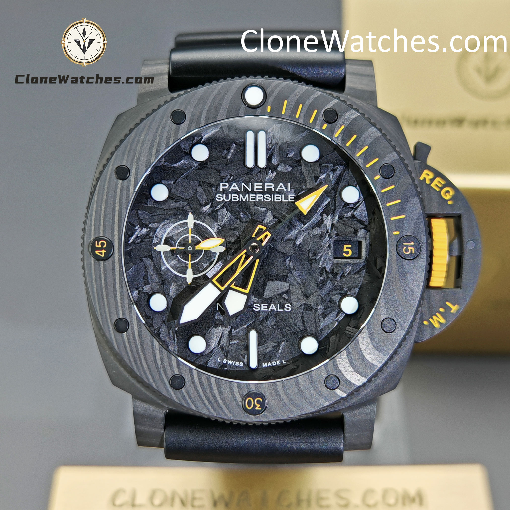 Panerai Super Clone Watches 1:1 Submersible GMT CarbotechTM PAM01324 44mm