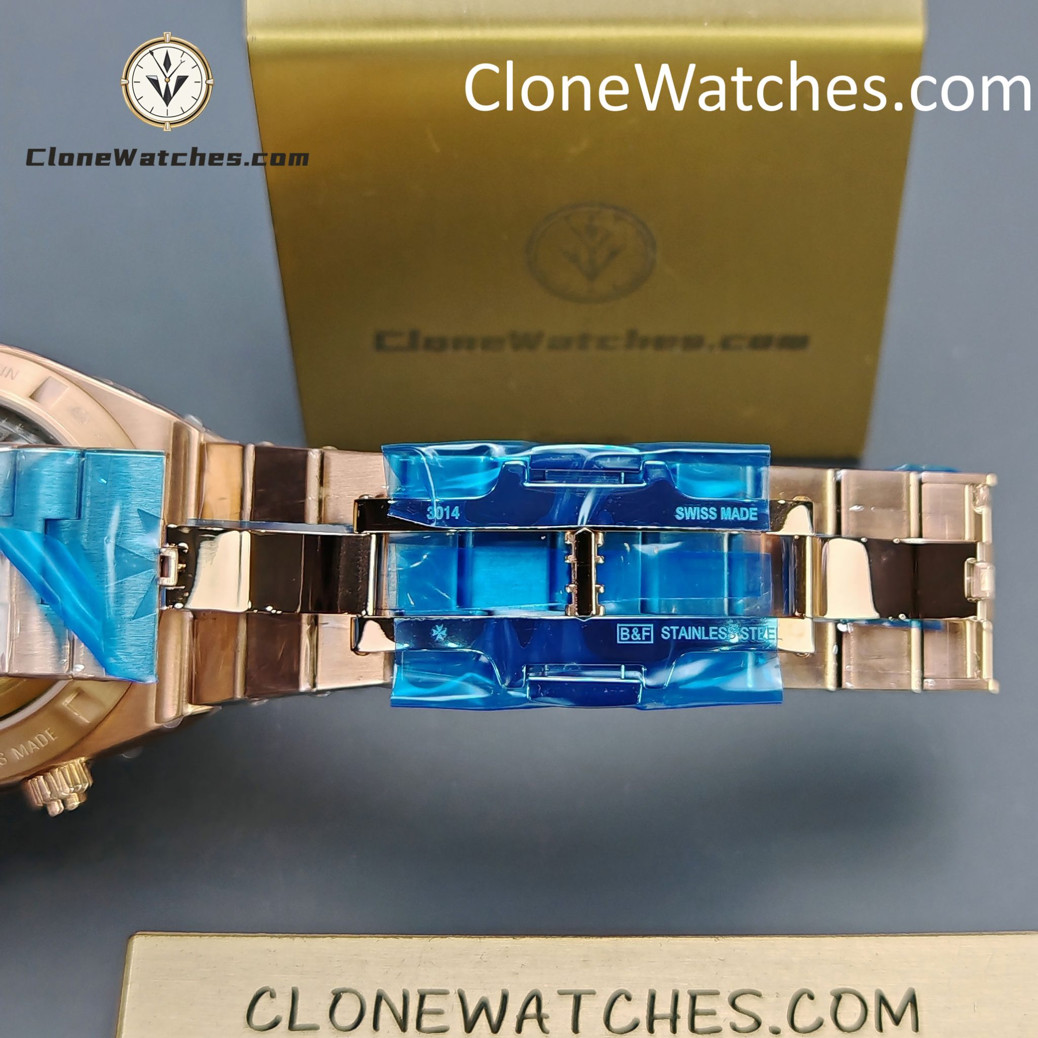 Vacheron Constantin Super Clone Watches 1:1 Overseas Chronograph Rose Gold 5500V/110R-B952 Blue Dial