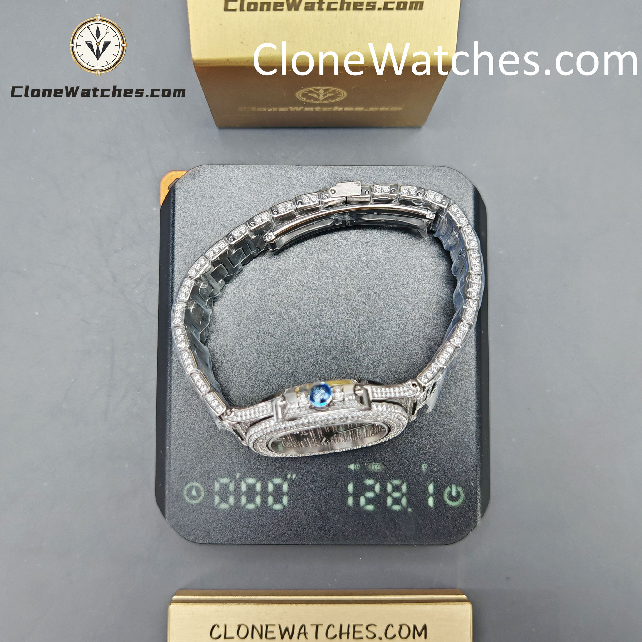 Patek Philippe Super Clone Watches 1:1 Nautilus 5719/10G Diamond