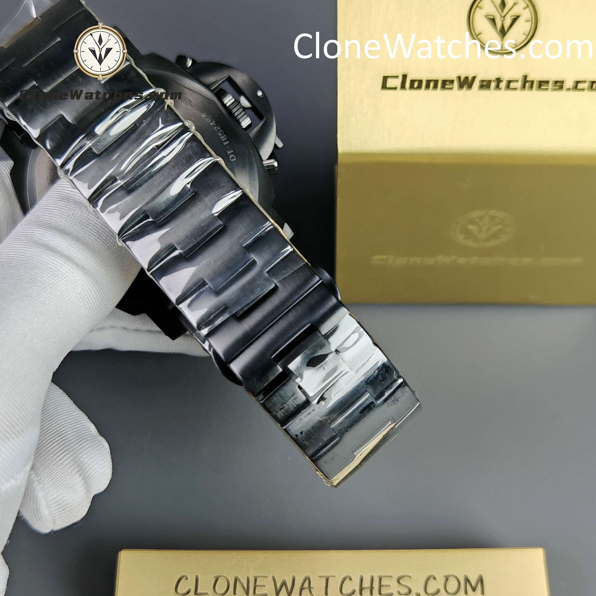 Panerai Super Clone Watches 1:1 White Dial Black Bracelet 44mm