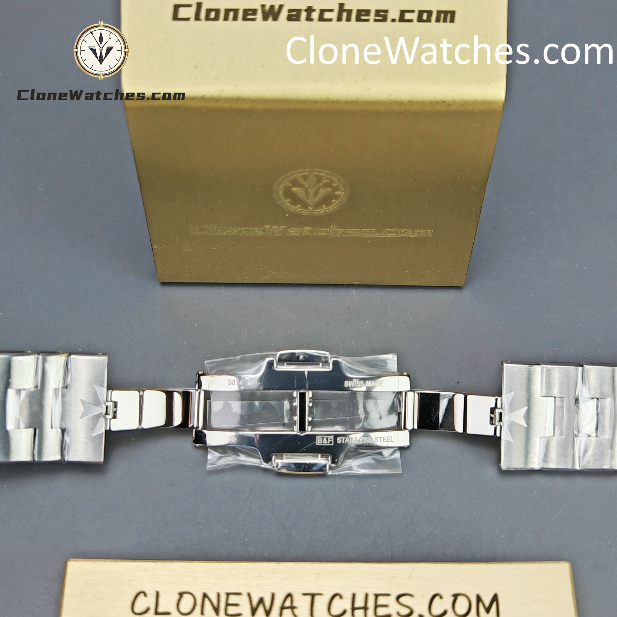 Vacheron Constantin Super Clone Watches 1:1 Overseas Dual Time 7920V/210A-B546 Black Dial