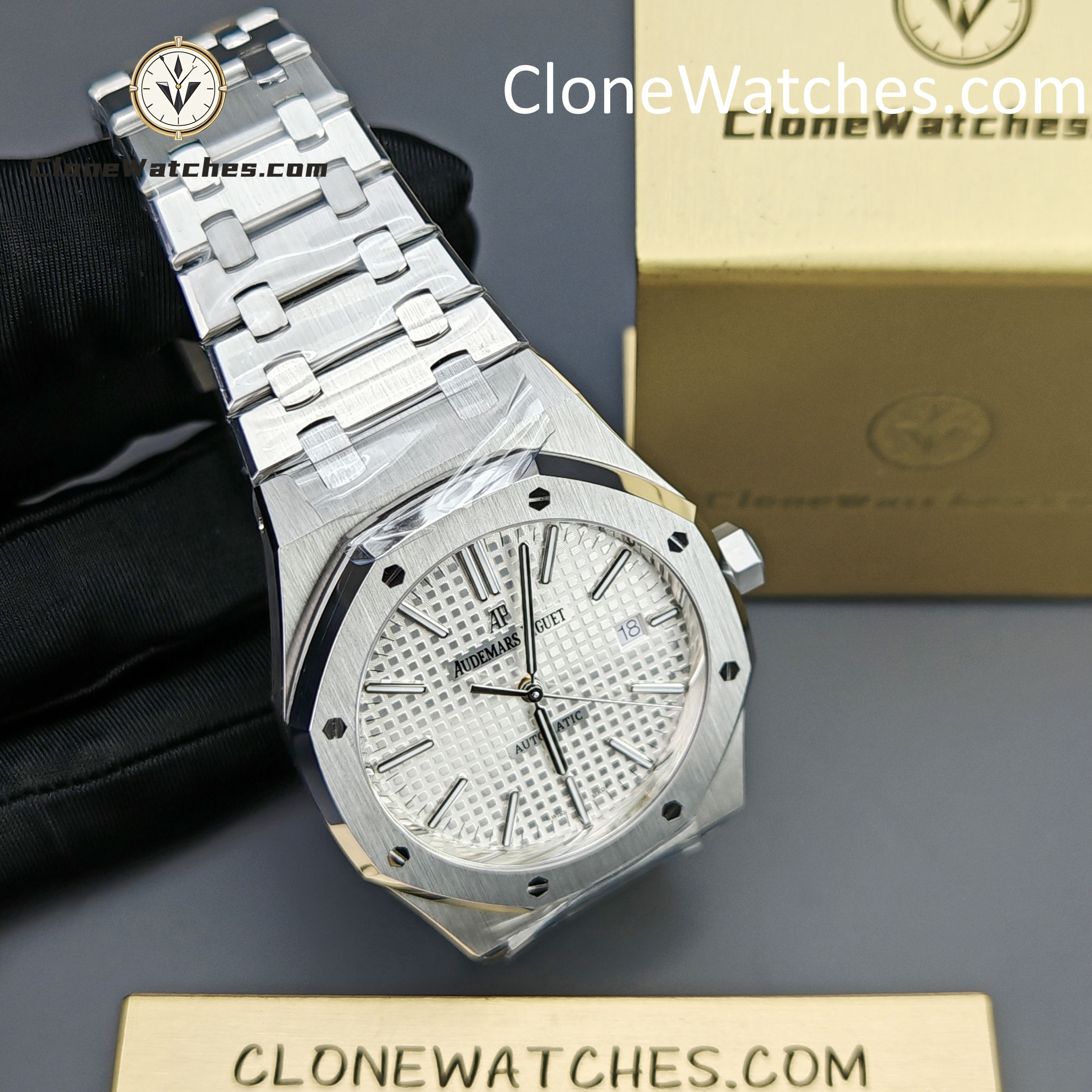Audemars Piguet Super Clone Watches 1:1 Royal Oak 15400 White Dial