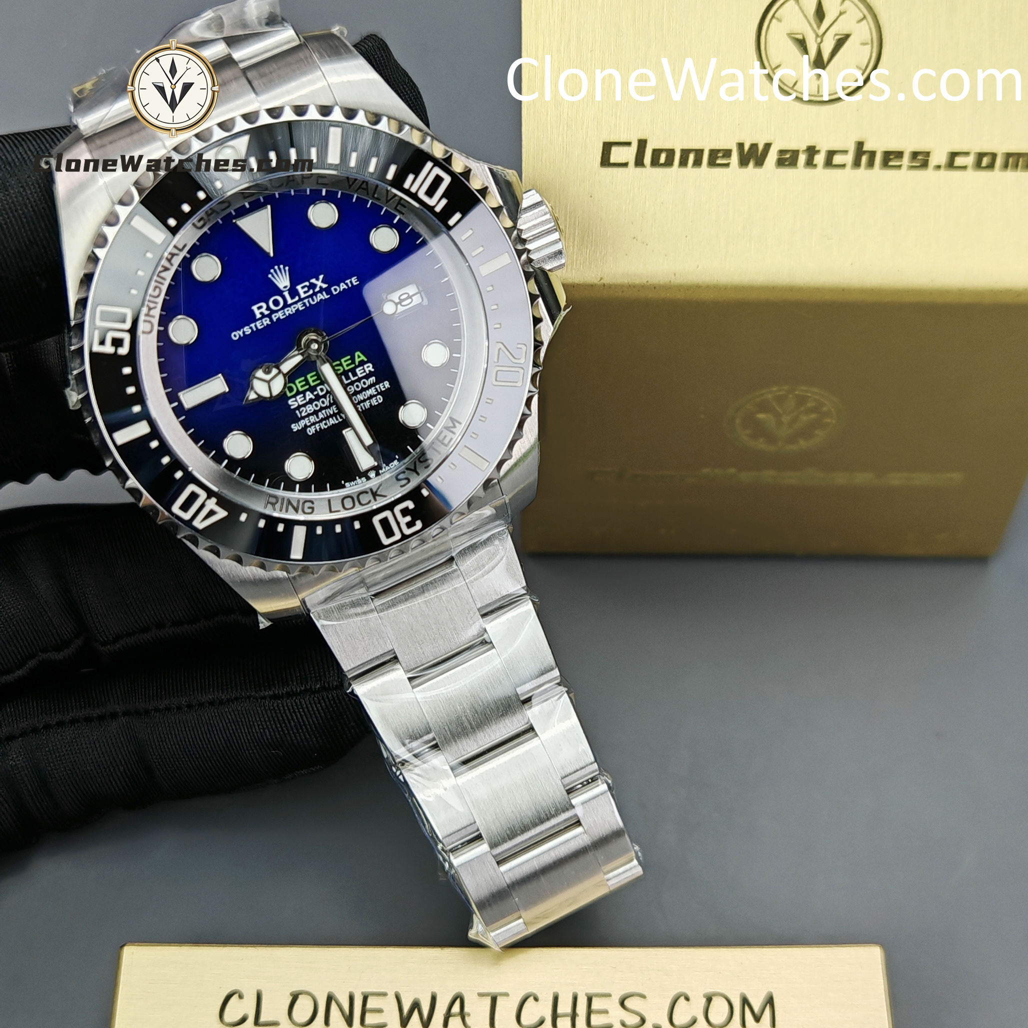 Rolex Super Clone Watches 1:1 Deepsea Sea Dweller Gradient Blue Dial m126660-0002 3235 Movement