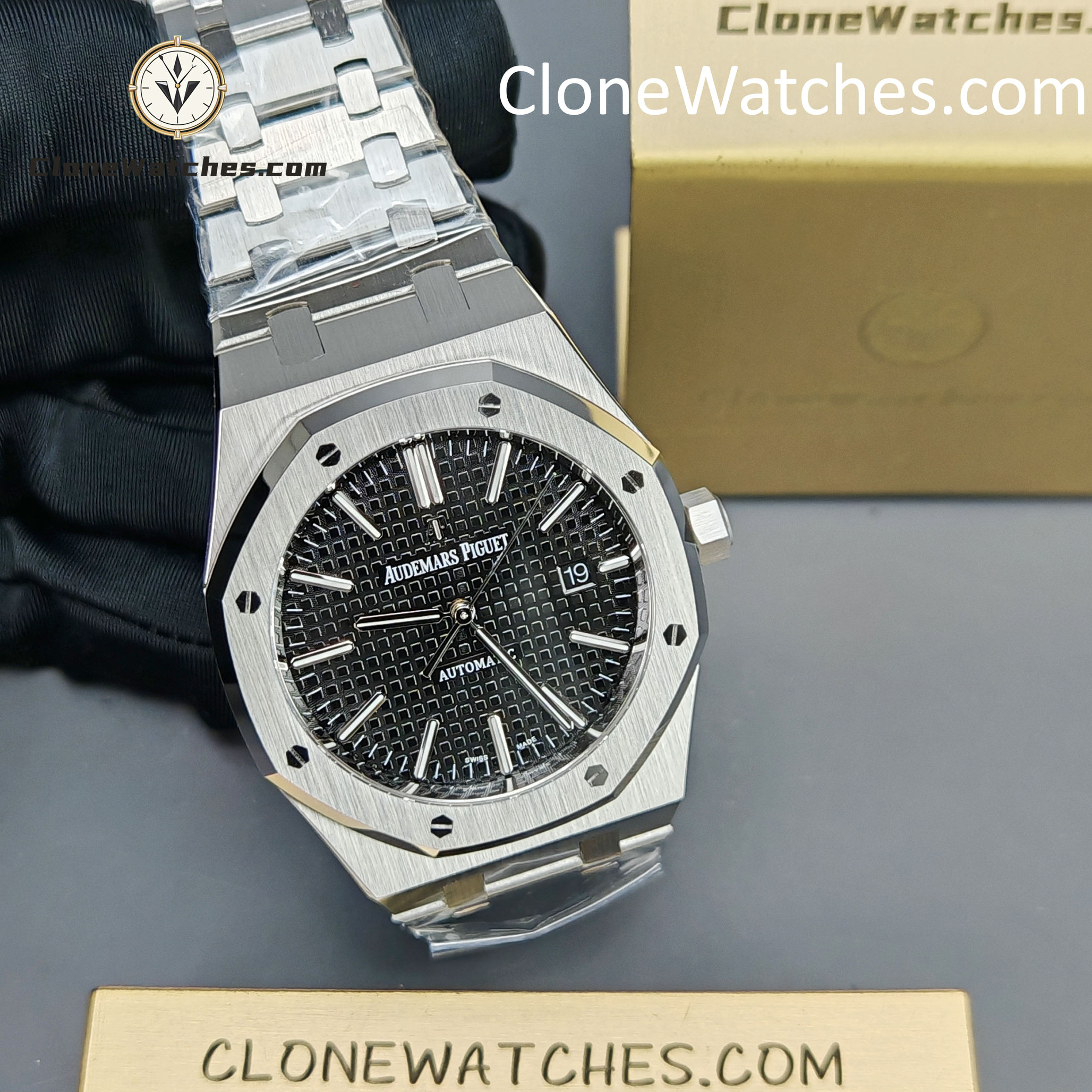 Audemars Piguet Super Clone Watches 1:1 Royal Oak 15400 Black Dial