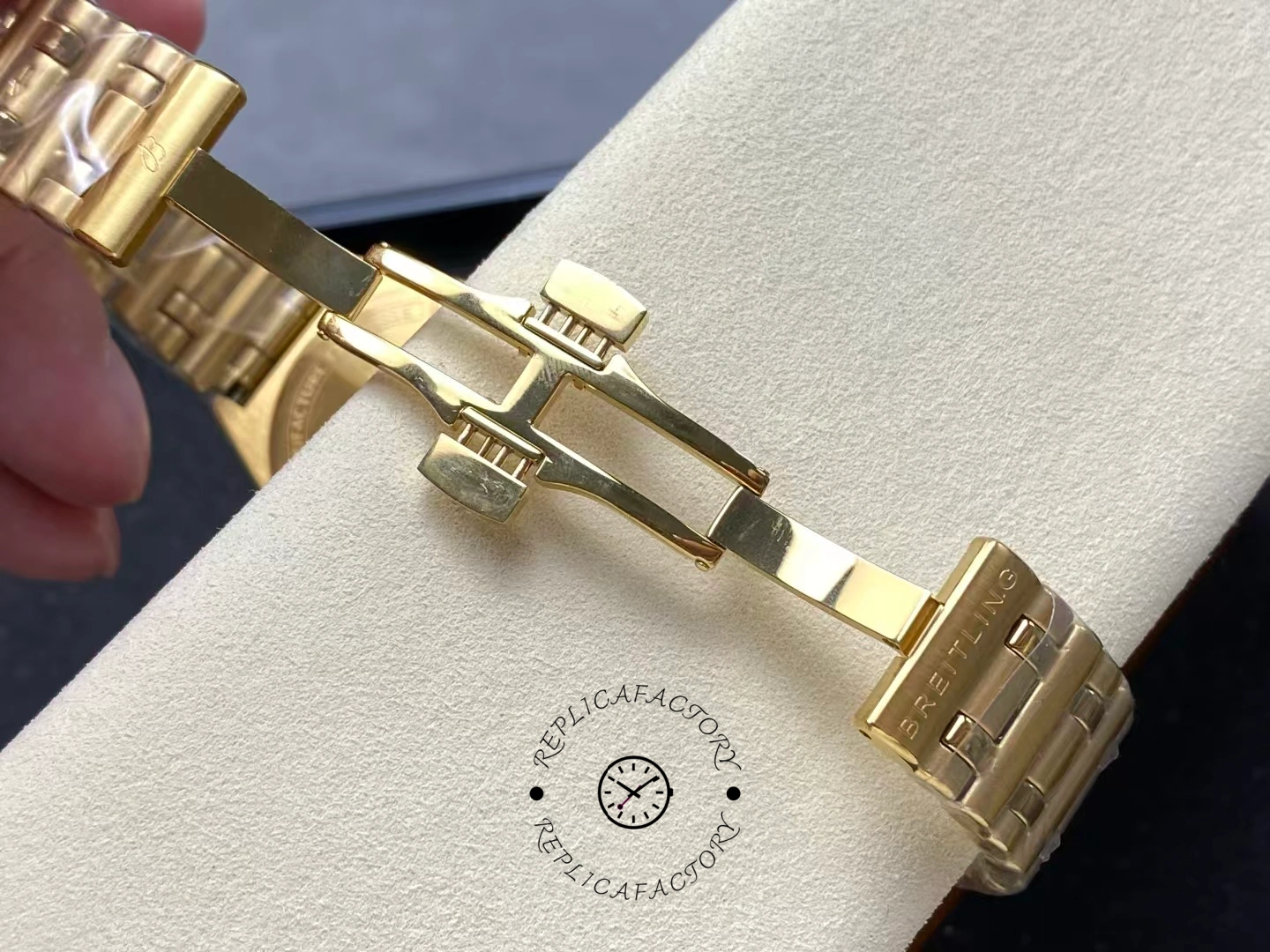 Breitling Chronomat Automatic 36mm K103801A1L1K1 Yellow Gold Replica