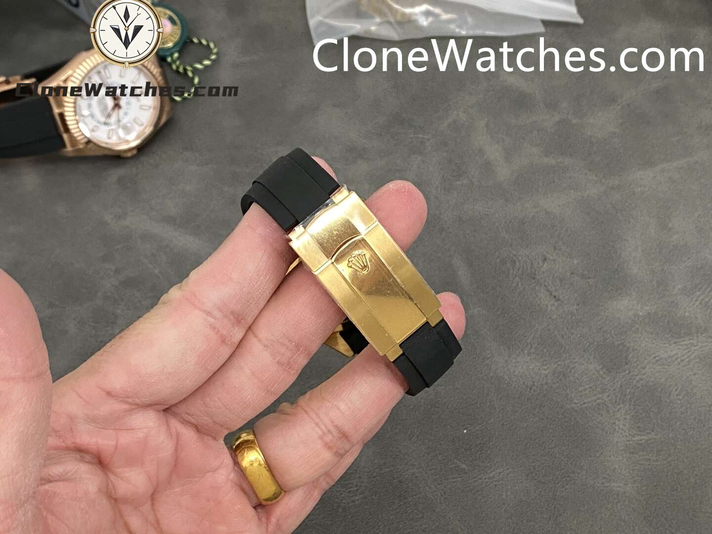 Rolex Super Clone Watch 1:1 Sky Dweller Gold Dial M326238-0007 42MM Rubber Strap