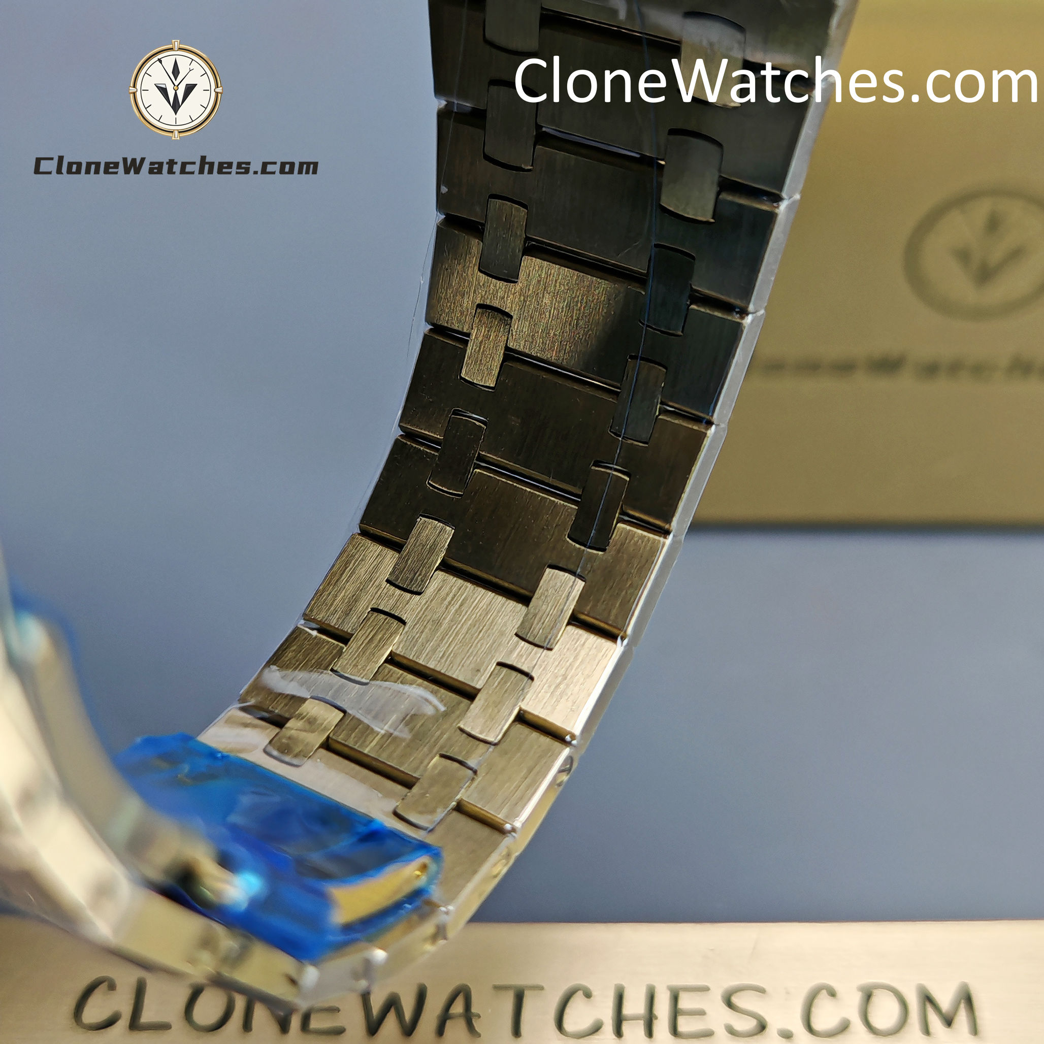 Audemars Piguet Super Clone Watches 1:1 Royal Oak Gold Dial 26240BA Selfwinding Chronograph