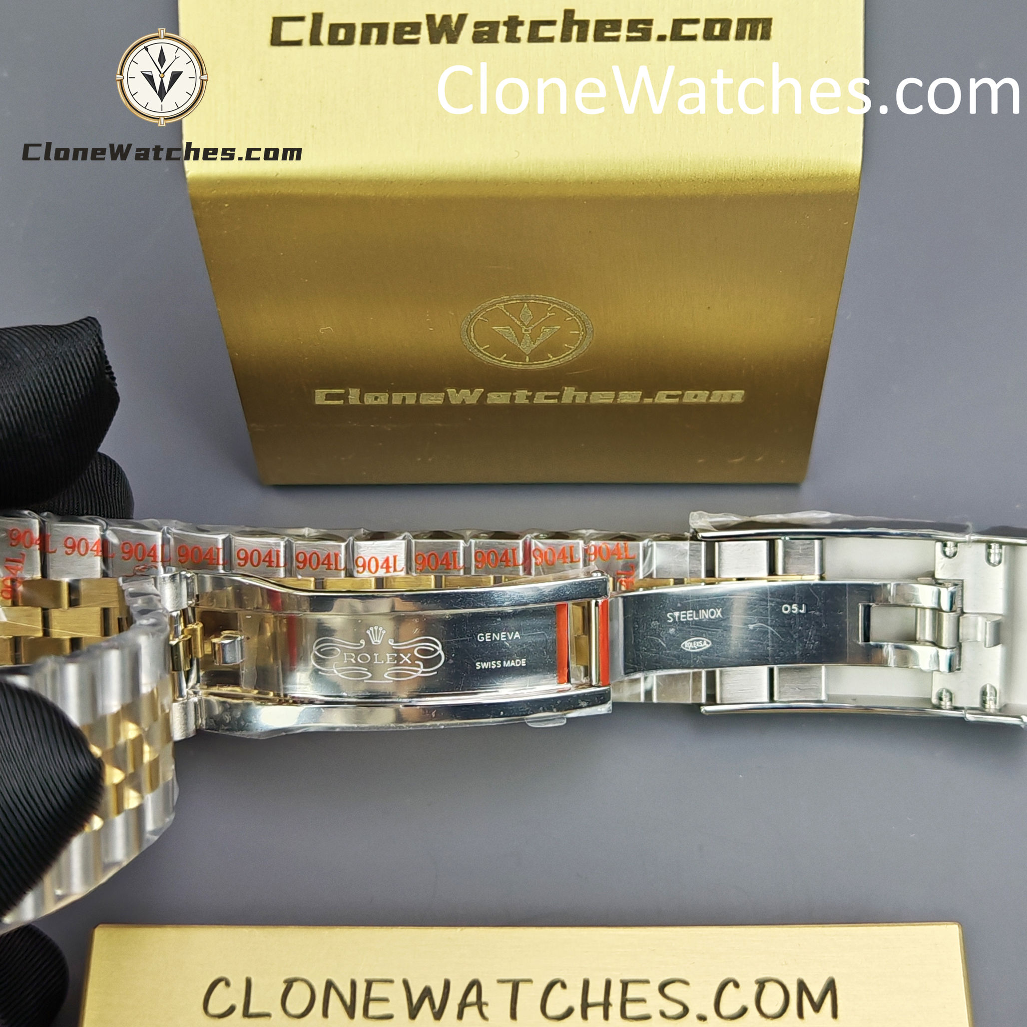 Rolex Super Clone Watches 1:1 Sky Dweller White Dial Jubilee m336933-0006 42MM