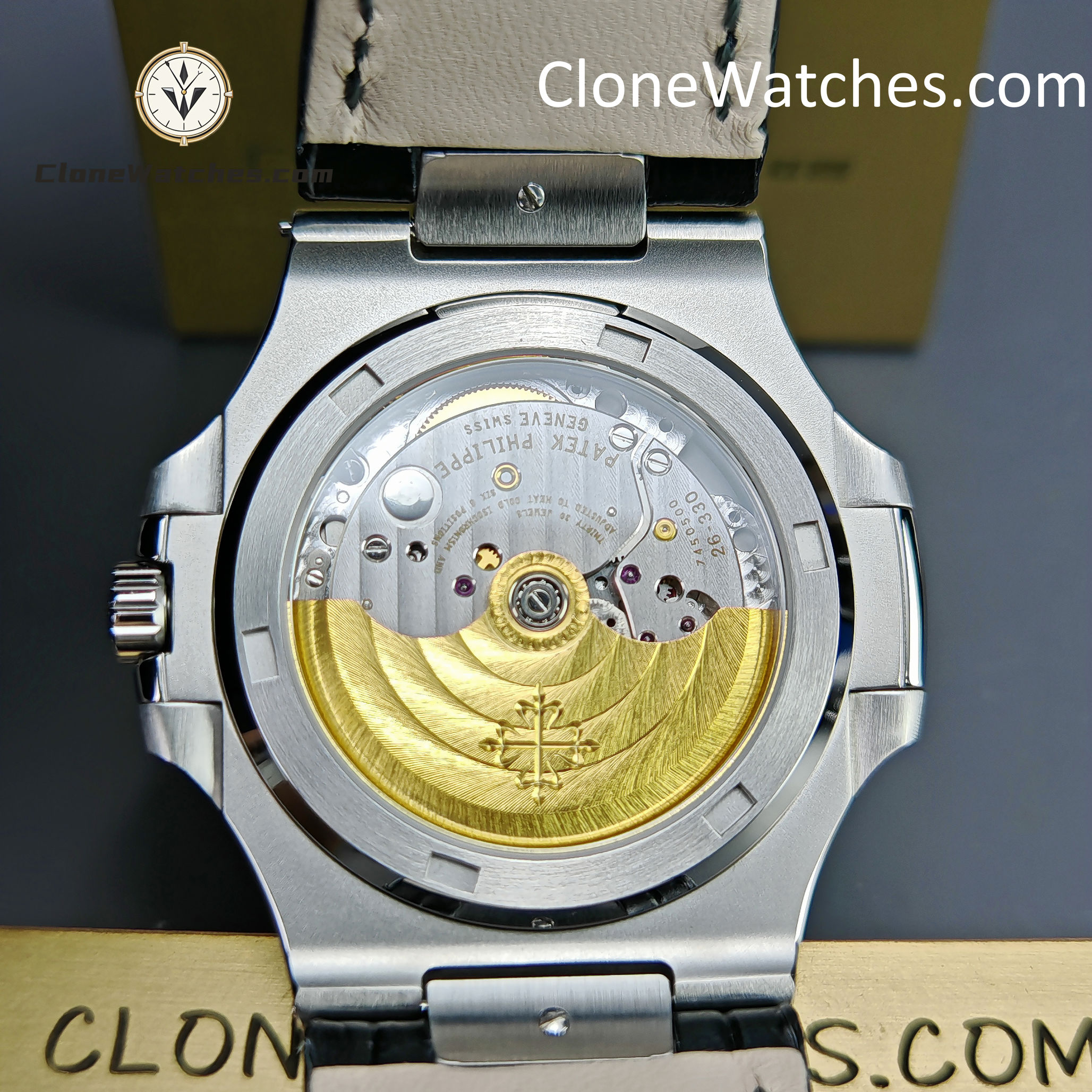 Patek Philippe Super Clone Watches 1:1 Nautilus 5711 Green Dial Black Leather Strap