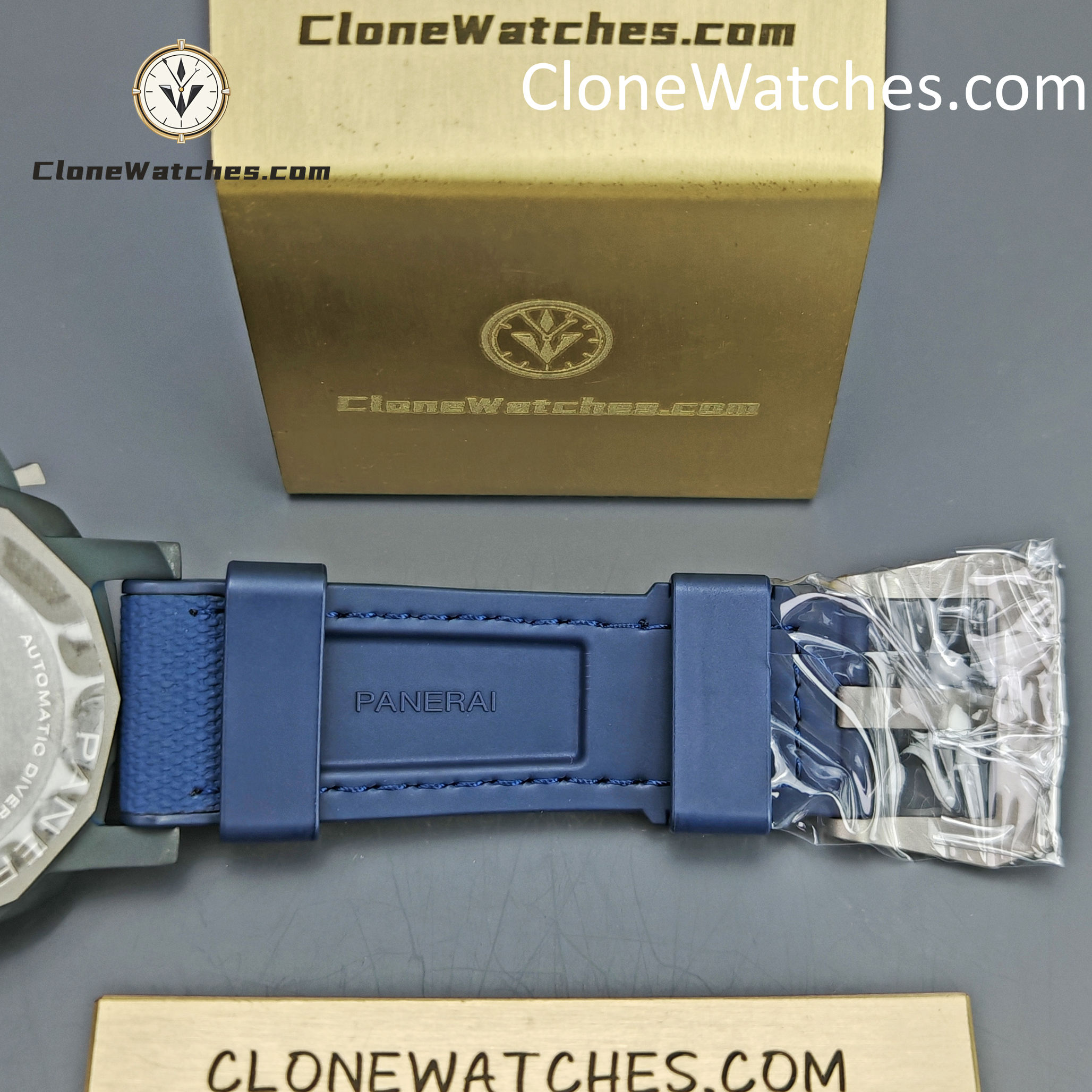 Panerai Super Clone Watches 1:1 Submersible Luna Rossa Ti-Ceramitech PAM01543 White Dial