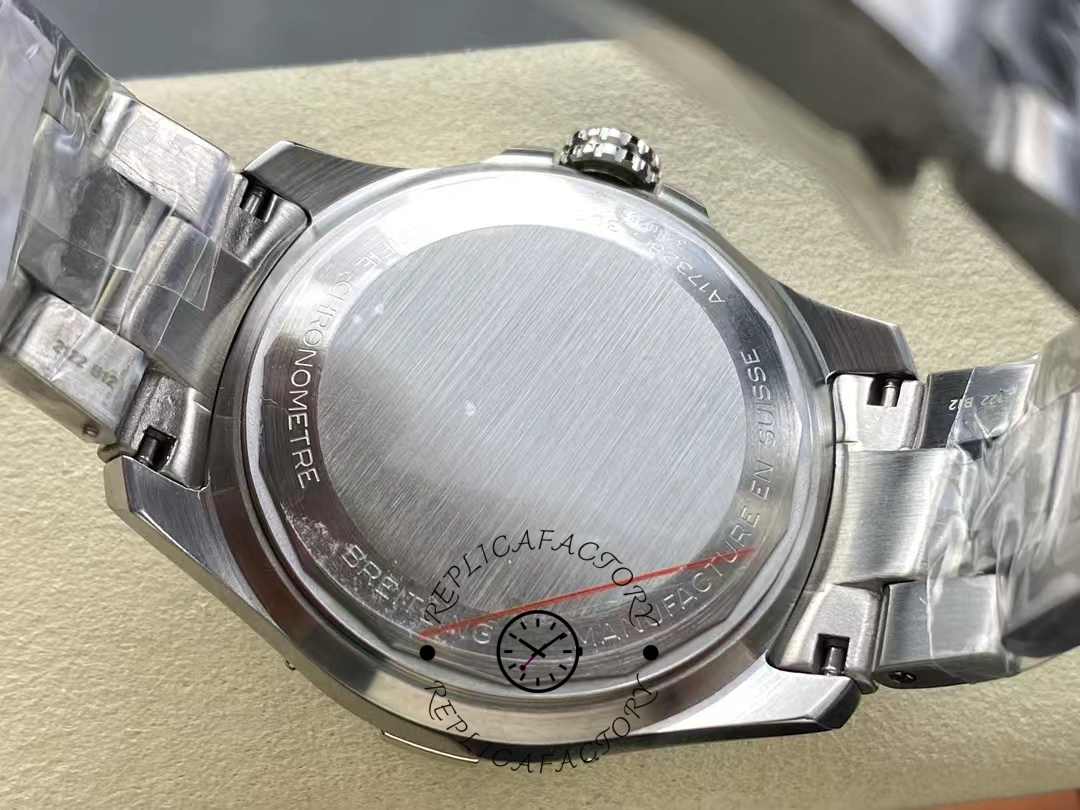Breitling Avenger Automatic 42mm A17328101C1A1 Replica