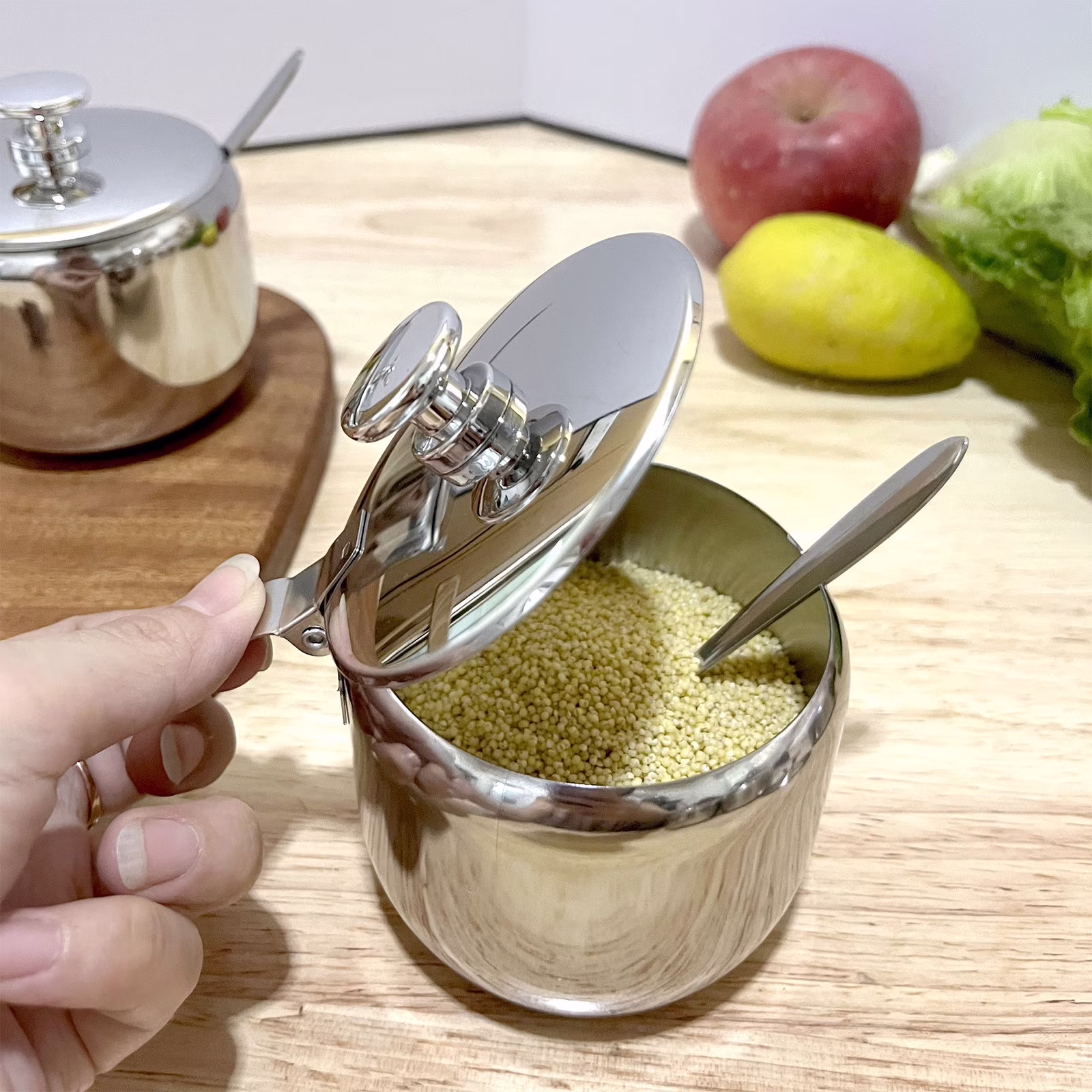 VQPeo Stainless Steel Sugar Bowl with Lid and Spoon Coffee Seasoning Jar Condiment Pot Spice Container Canister Cruet with Lid and Spoon