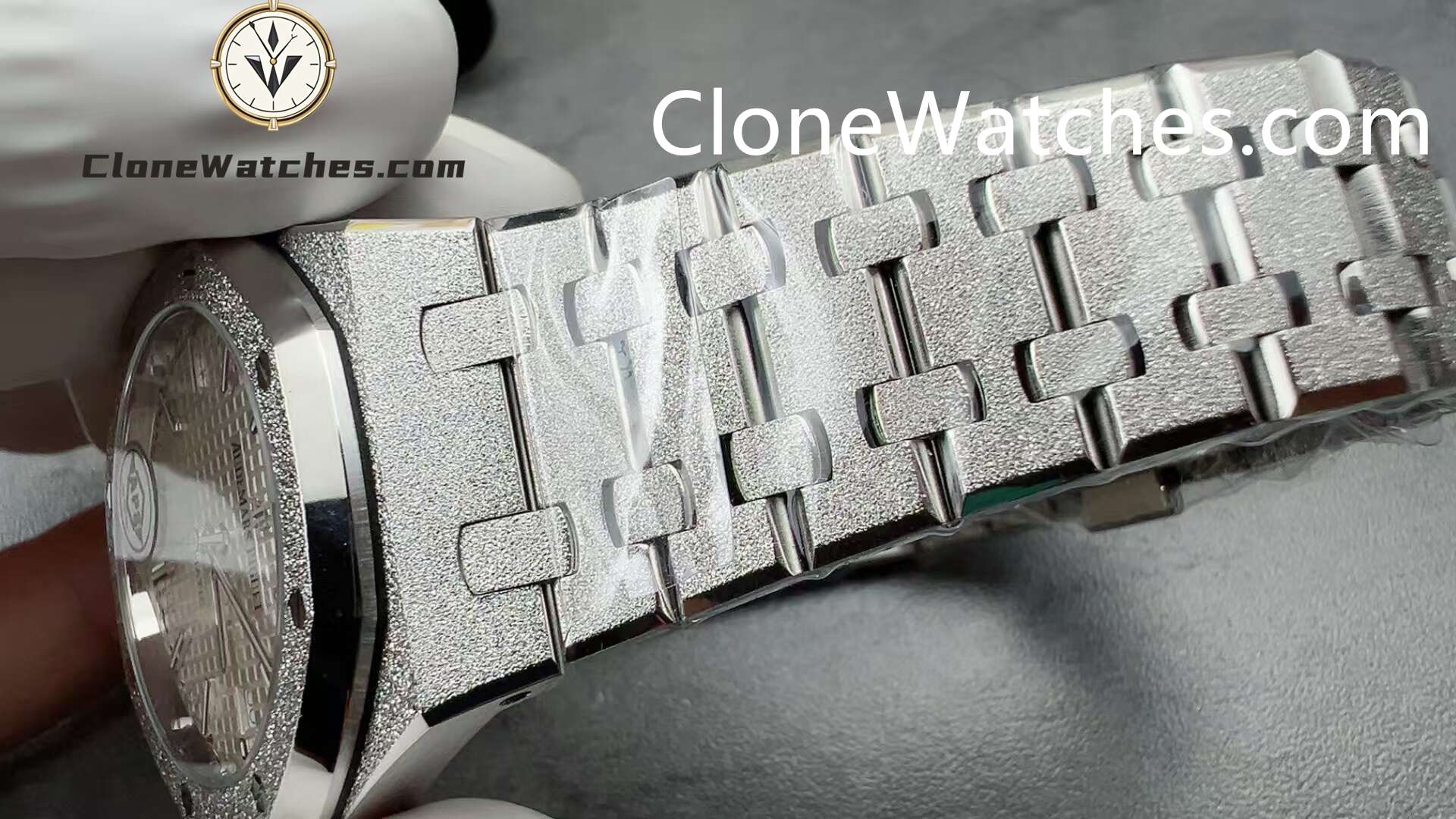 Audemars Piguet Super Clone Watches 1:1 Royal Oak Frost 15454BC White Dial 37mm