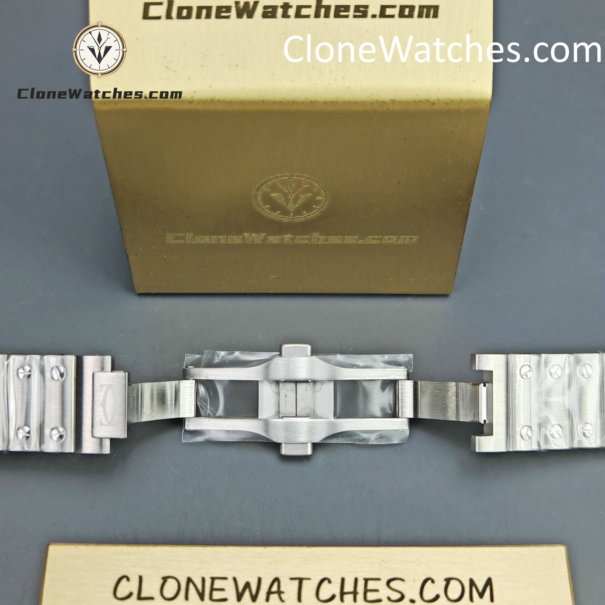 Cartier Super Clone Watches 1:1 Santos Series Green Dial 35.1MM WSSA0061