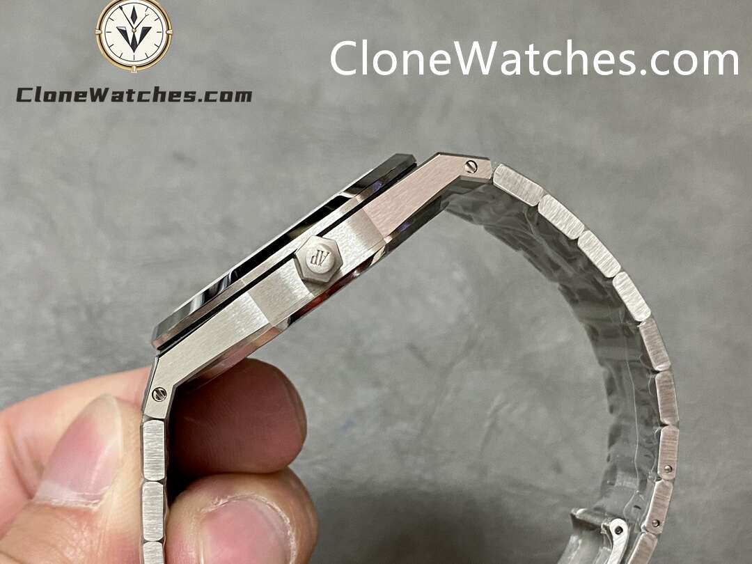 Audemars Piguet Super Clone Watches 1:1 Royal Oak”Jumbo” Extra-Thin 16202 Gradient Green Dial 39MM