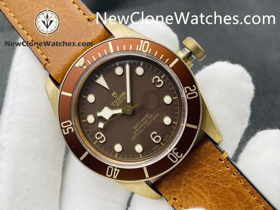 Tudor Super Clone Watches 1:1 Black Bay Bronze M79250BM-0005 Brown Dial 43mm