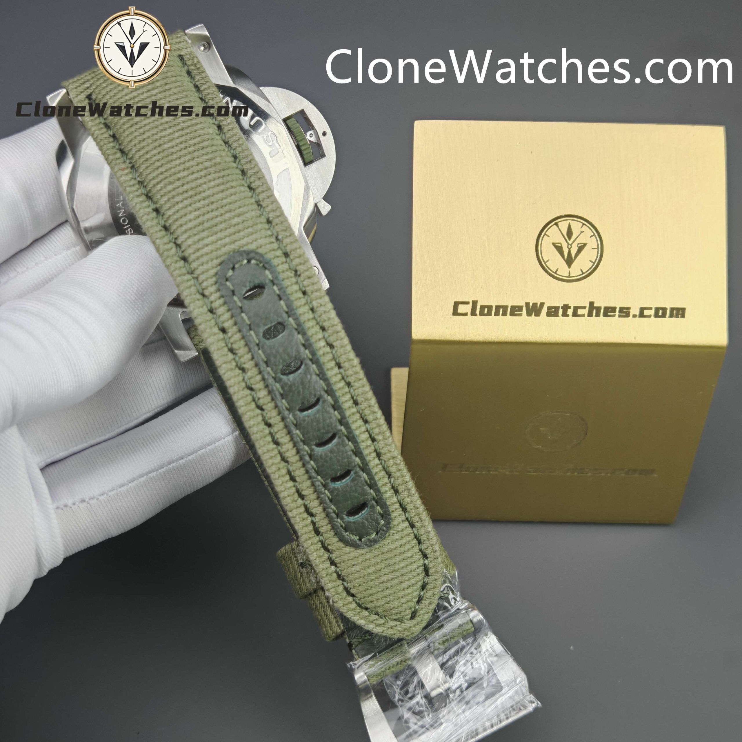 Panerai Super Clone Watches 1:1 Submersible QuarantaQuattro Verde Smeraldo PAM01287 New version