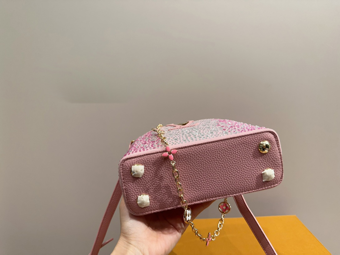 Louis Vuitton Capucines classic bag