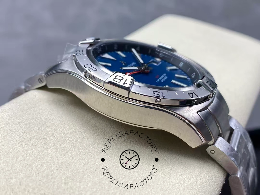 Breitling Avenger Automatic GMT A32320101C1A1 44mm Replica