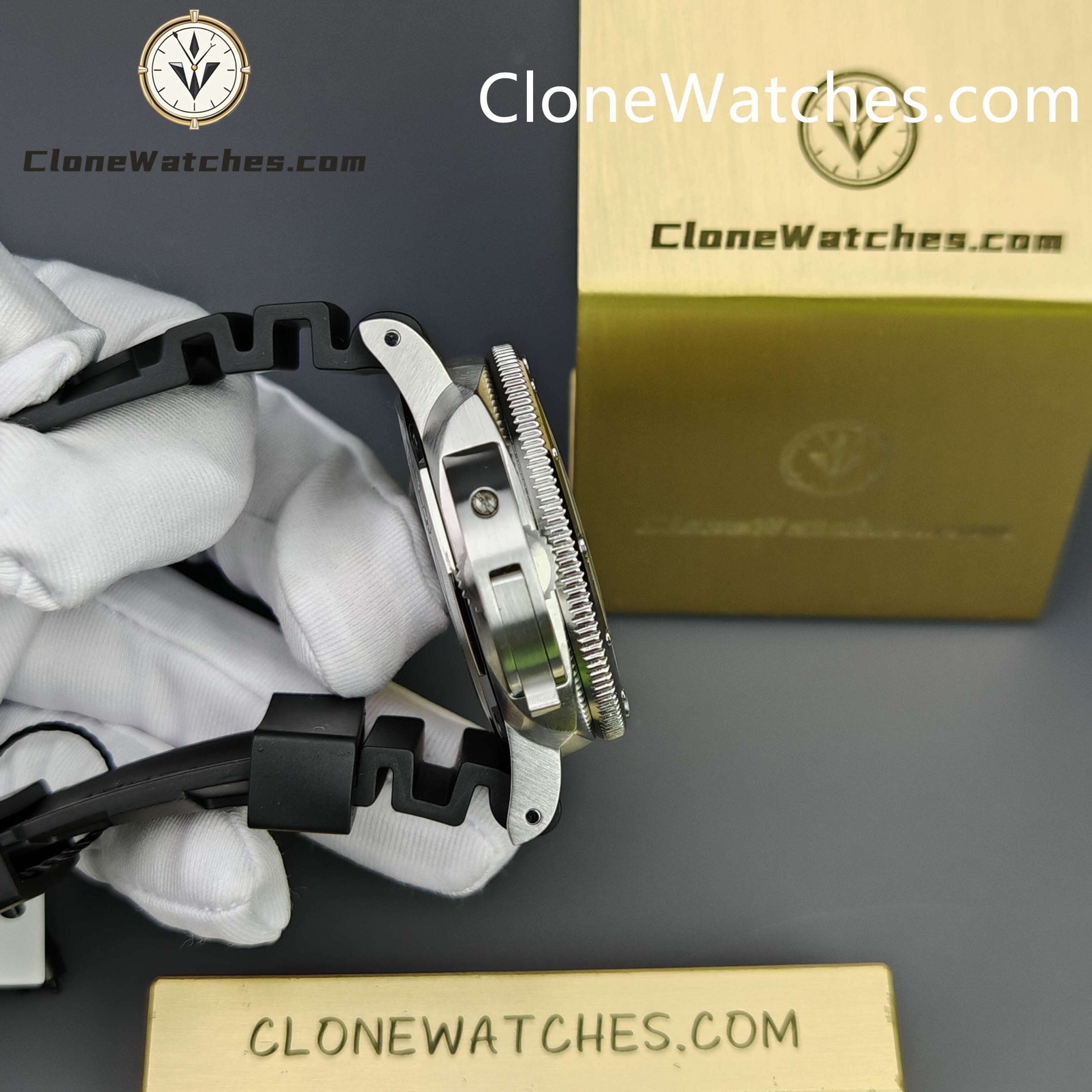 Panerai Super Clone Watches 1:1 Submersible PAM02223 White Dial