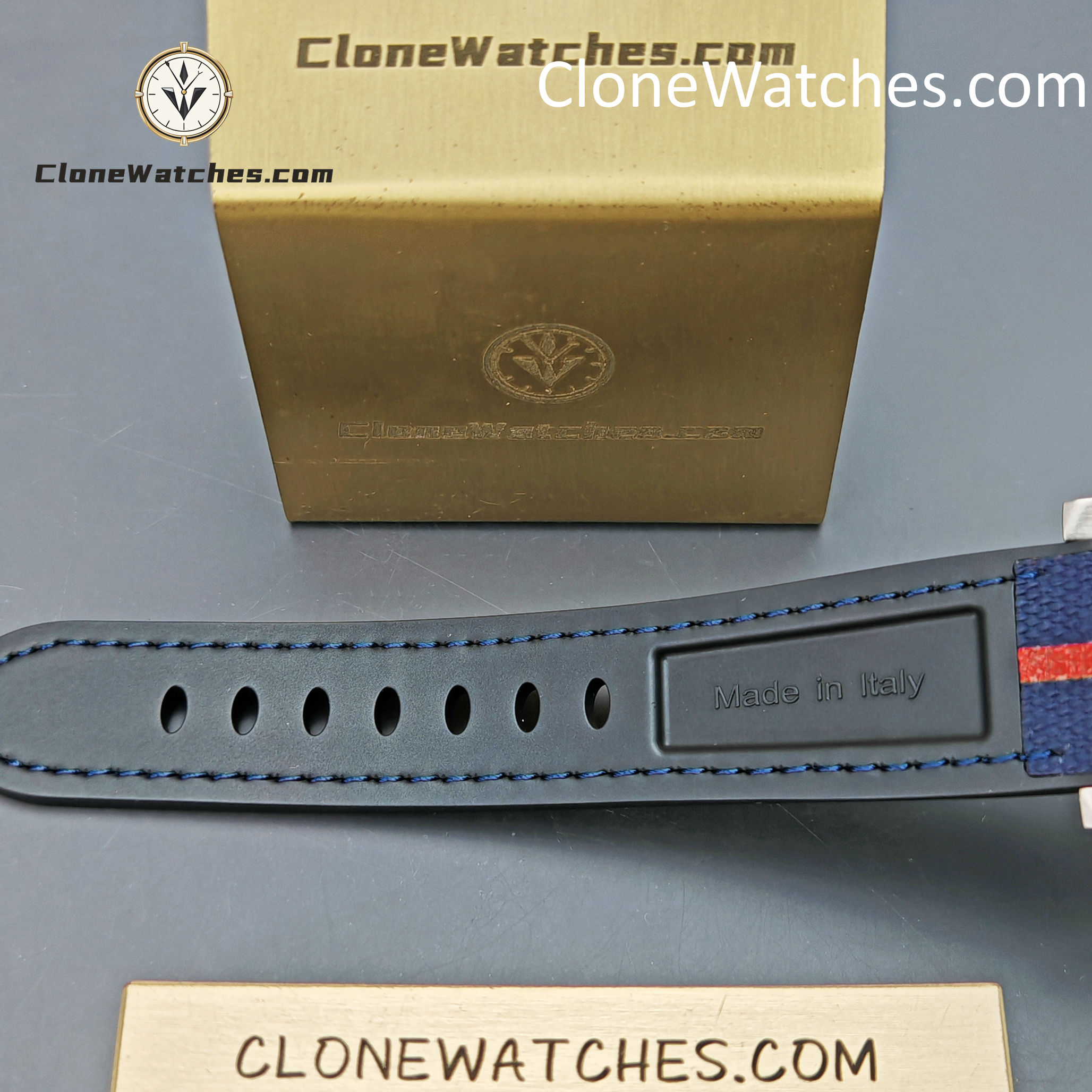 Panerai Super Clone Watches 1:1 Submersible GMT Luna Rossa Titanio PAM01507 42mm