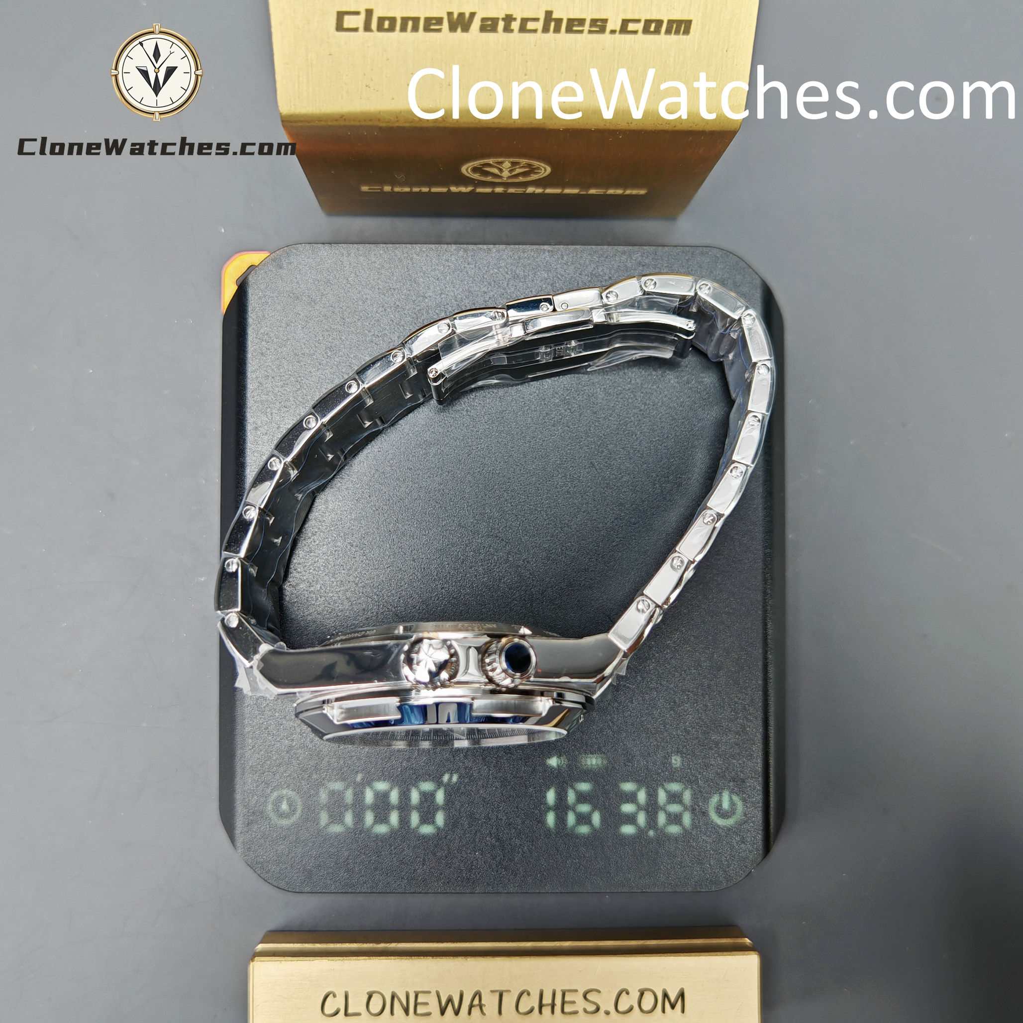 Vacheron Constantin Super Clone Watches 1:1 Overseas Dual Time 7920V/210A-B546 Black Dial