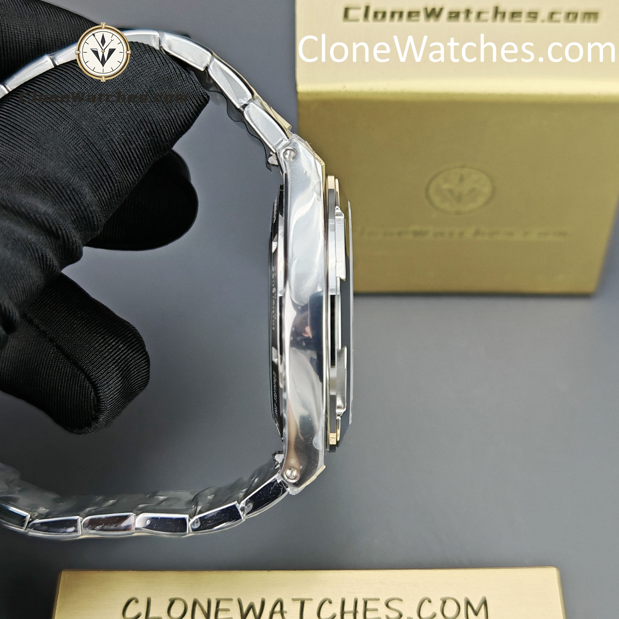 Vacheron Constantin Super Clone Watches 1:1 Overseas 4500V/110A-B146 Coffee Dial