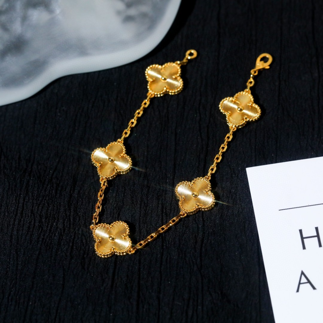 Van Cleef & Arpels Four Leaf Lucky Series 18K Gold Bracelet