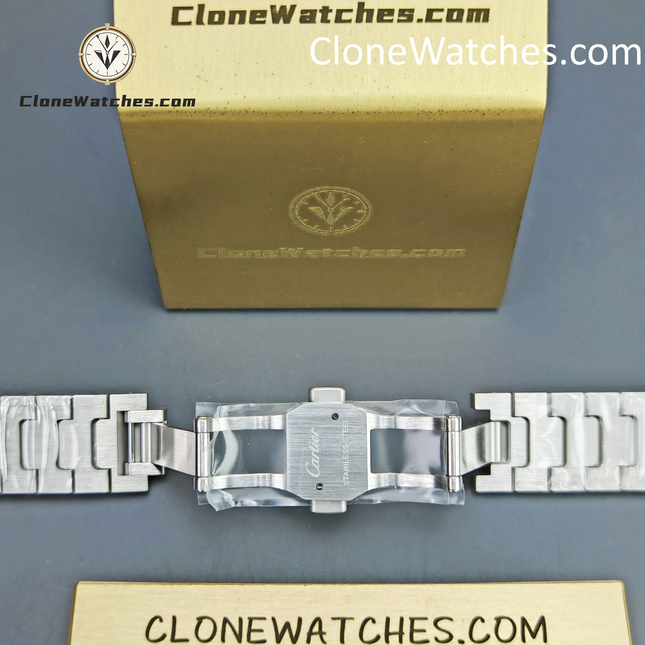 Cartier Super Clone Watches 1:1 Santos Series Green Dial 35.1MM WSSA0061