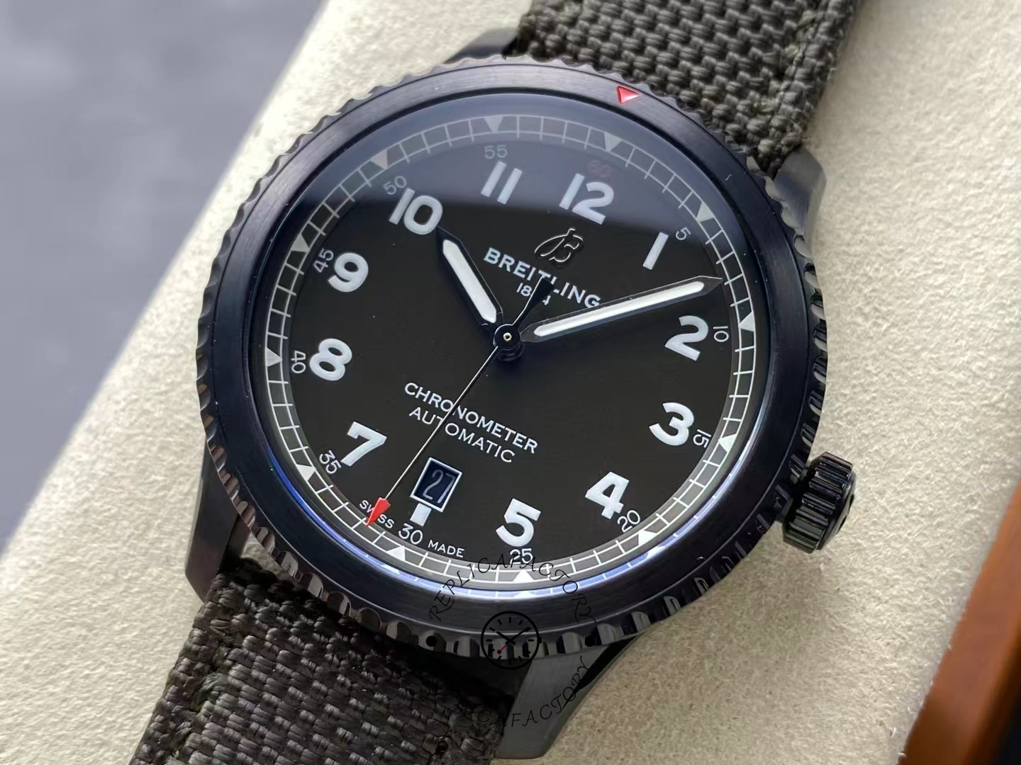 Breitling Navitimer 8 Automatic 41 Curtiss Warhawk M173152A1L1X1 1:1 Clone Green Dial Watch