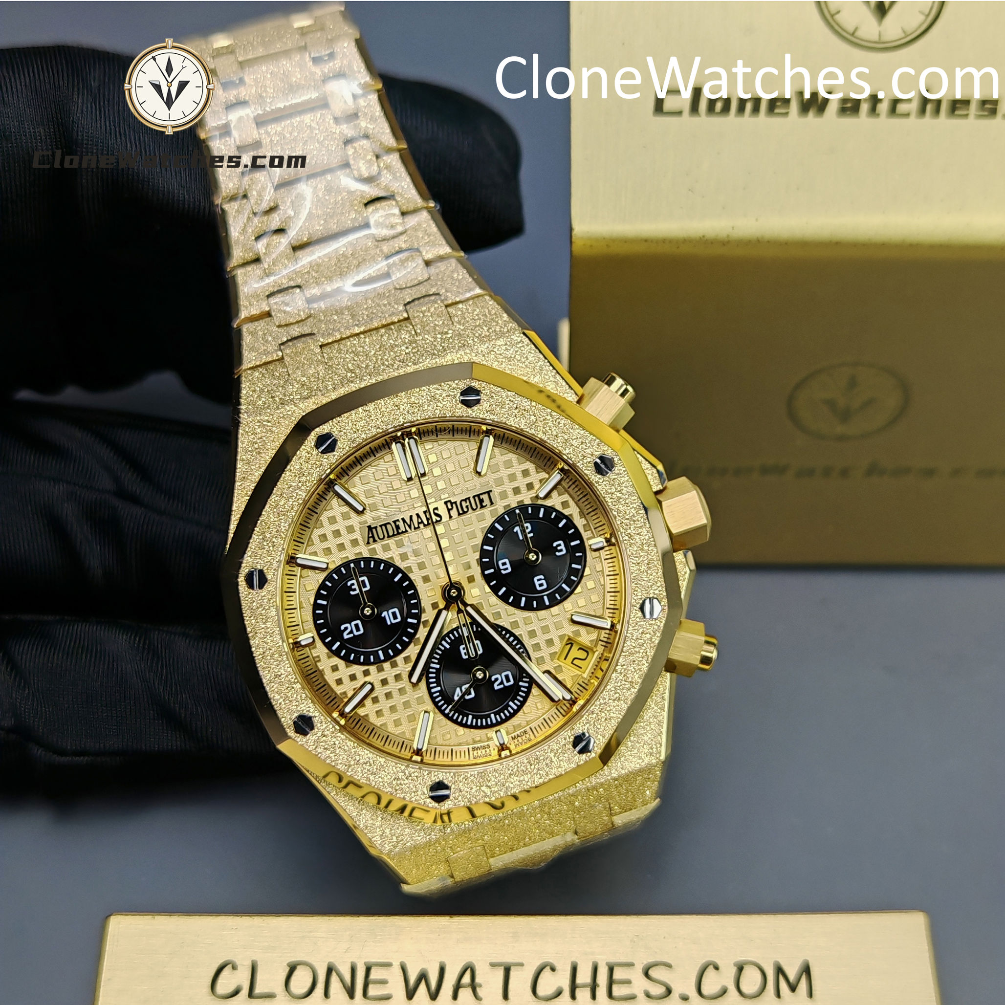 Audemars Piguet Super Clone Watches 1:1 Royal Oak Gold Dial 26240BA Selfwinding Chronograph