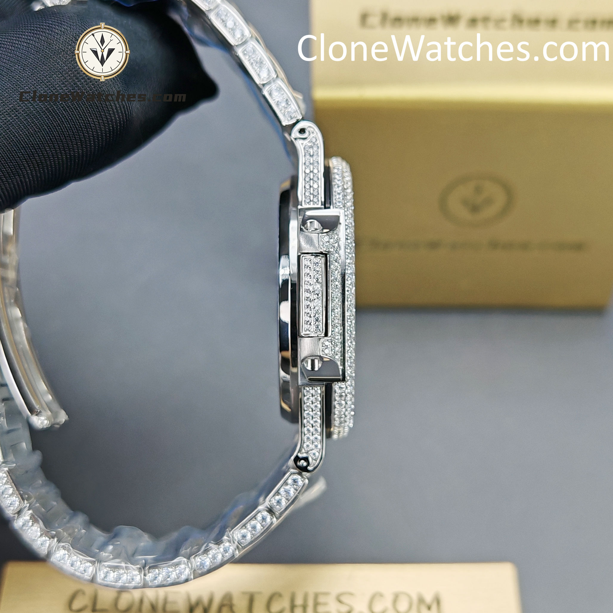 Patek Philippe Super Clone Watches 1:1 Nautilus 5719/10G Diamond
