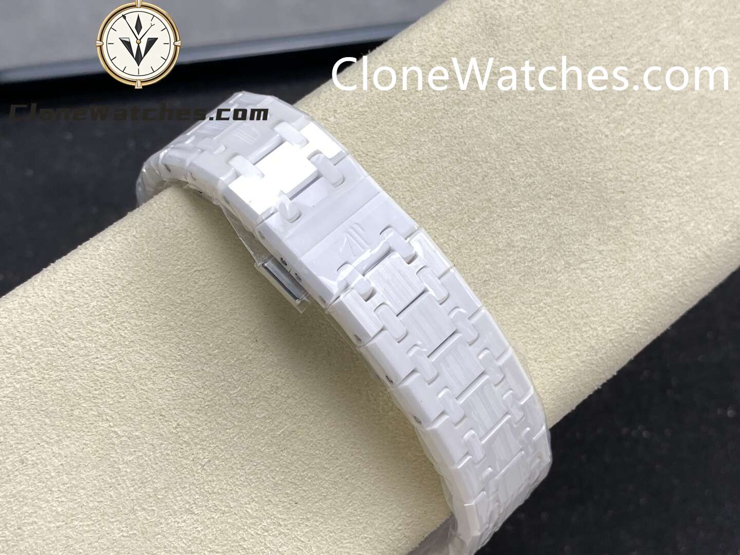 Audemars Piguet Super Clone Watches 1:1 Royal Oak White Ceramic 15500 Black Dial 41MM