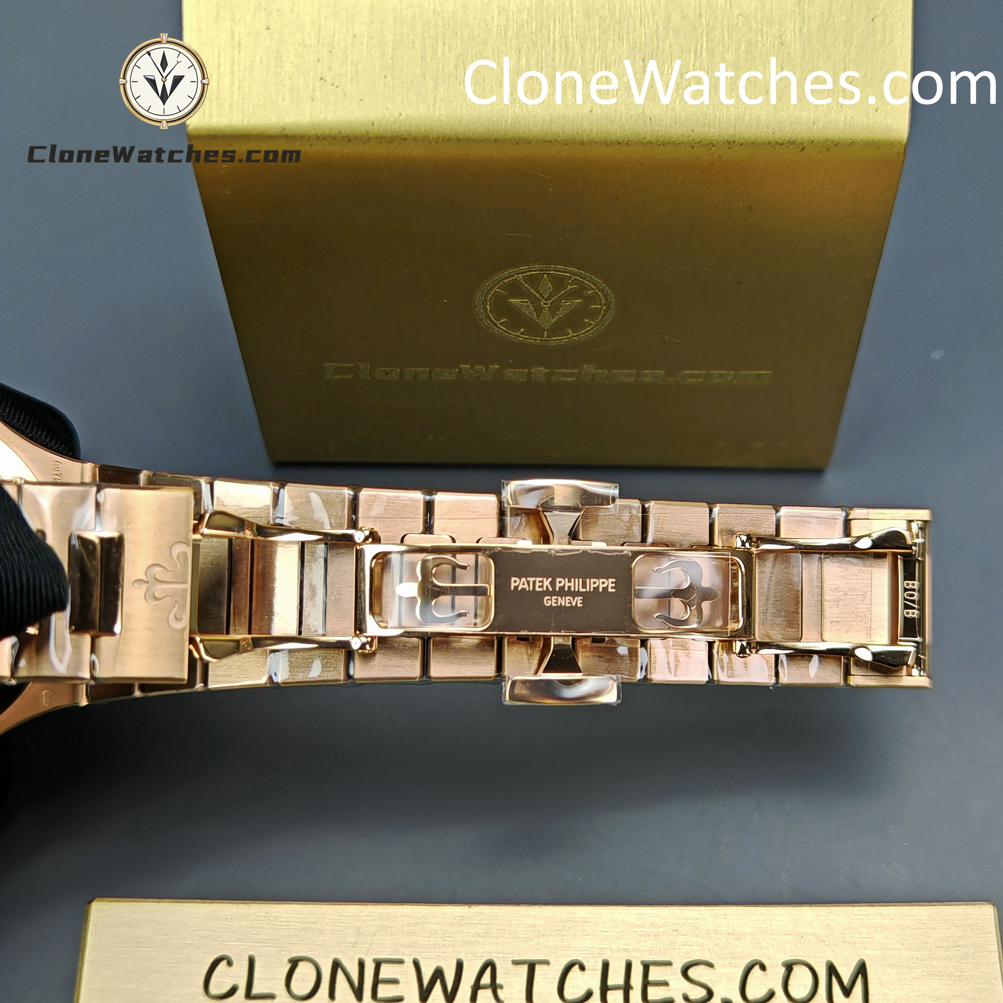 Patek Philippe Super Clone Watches 1:1 Nautilus Rose Gold 7118/1R-010 35.2 mm