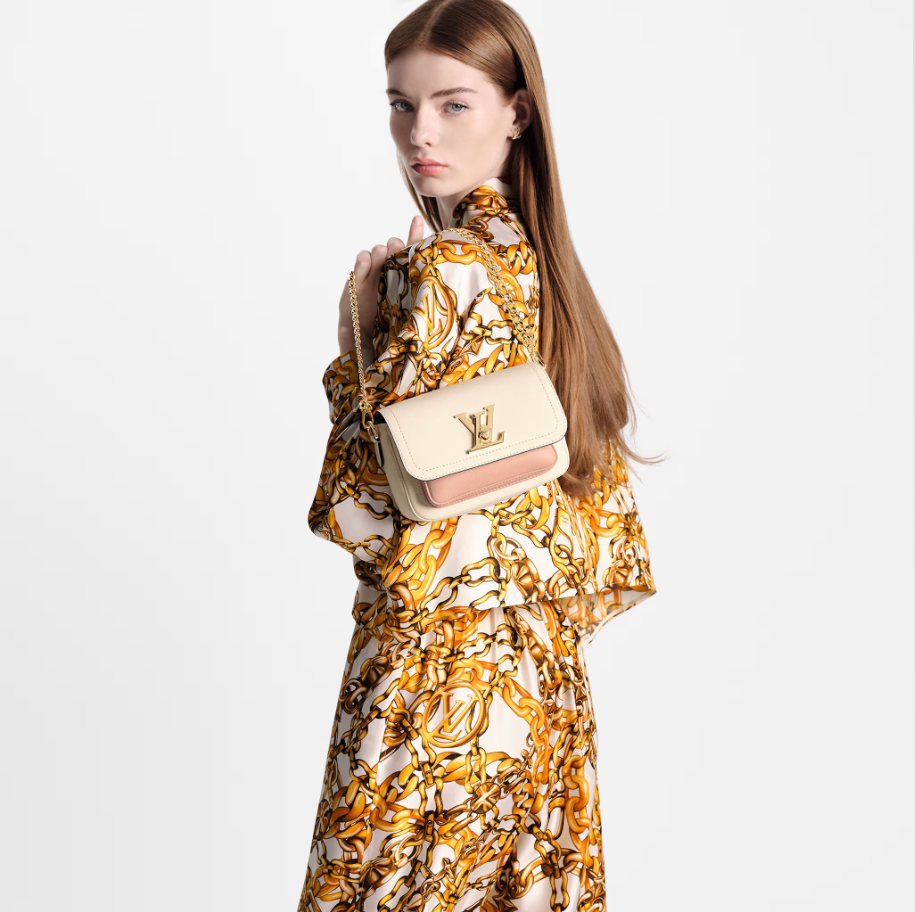 Louis Vuitton M21084 LockMe Tender