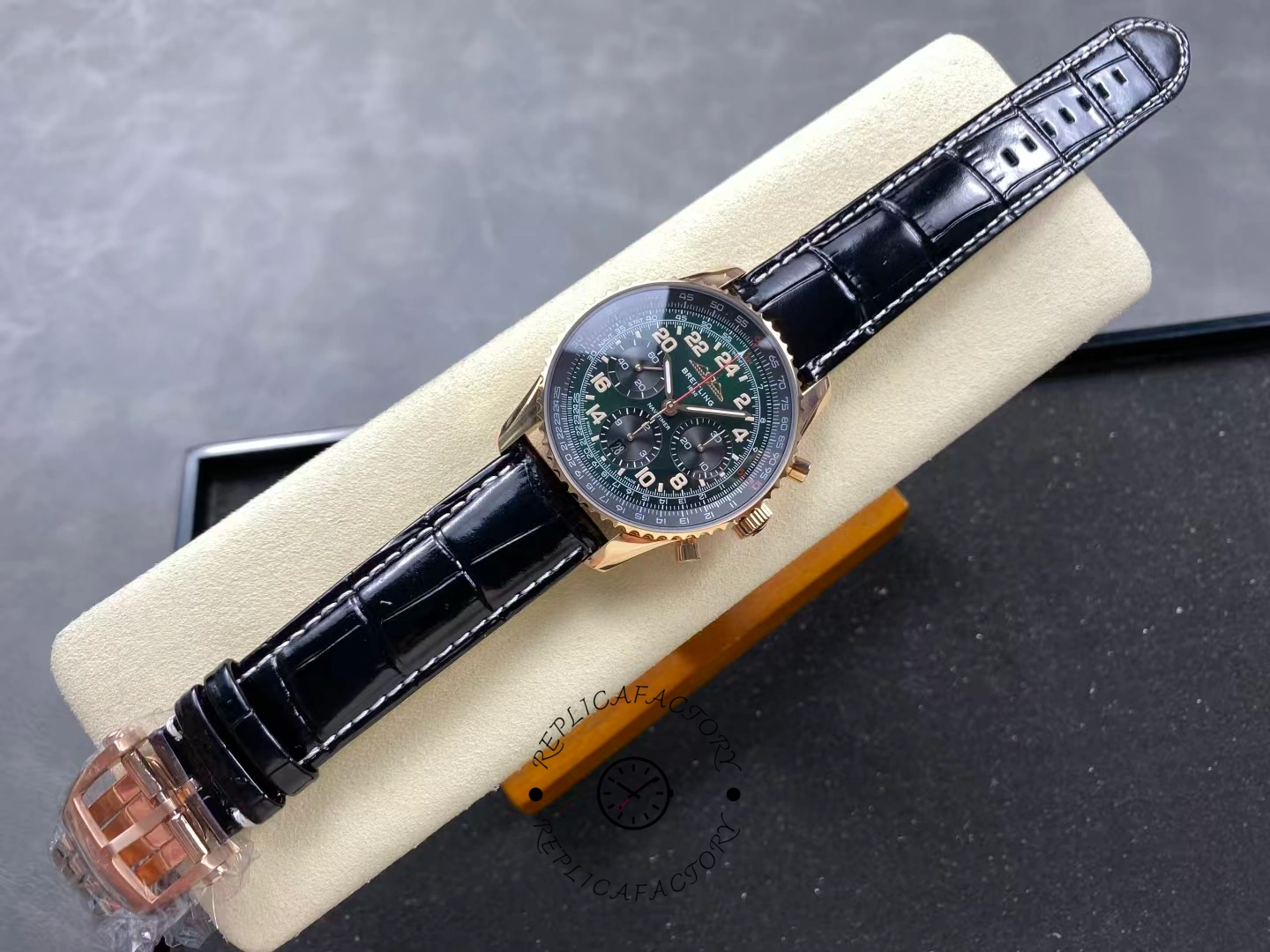 Breitling Navitimer Cosmanaute 41mm Limited Edition RB12302A1L1P1 Replica