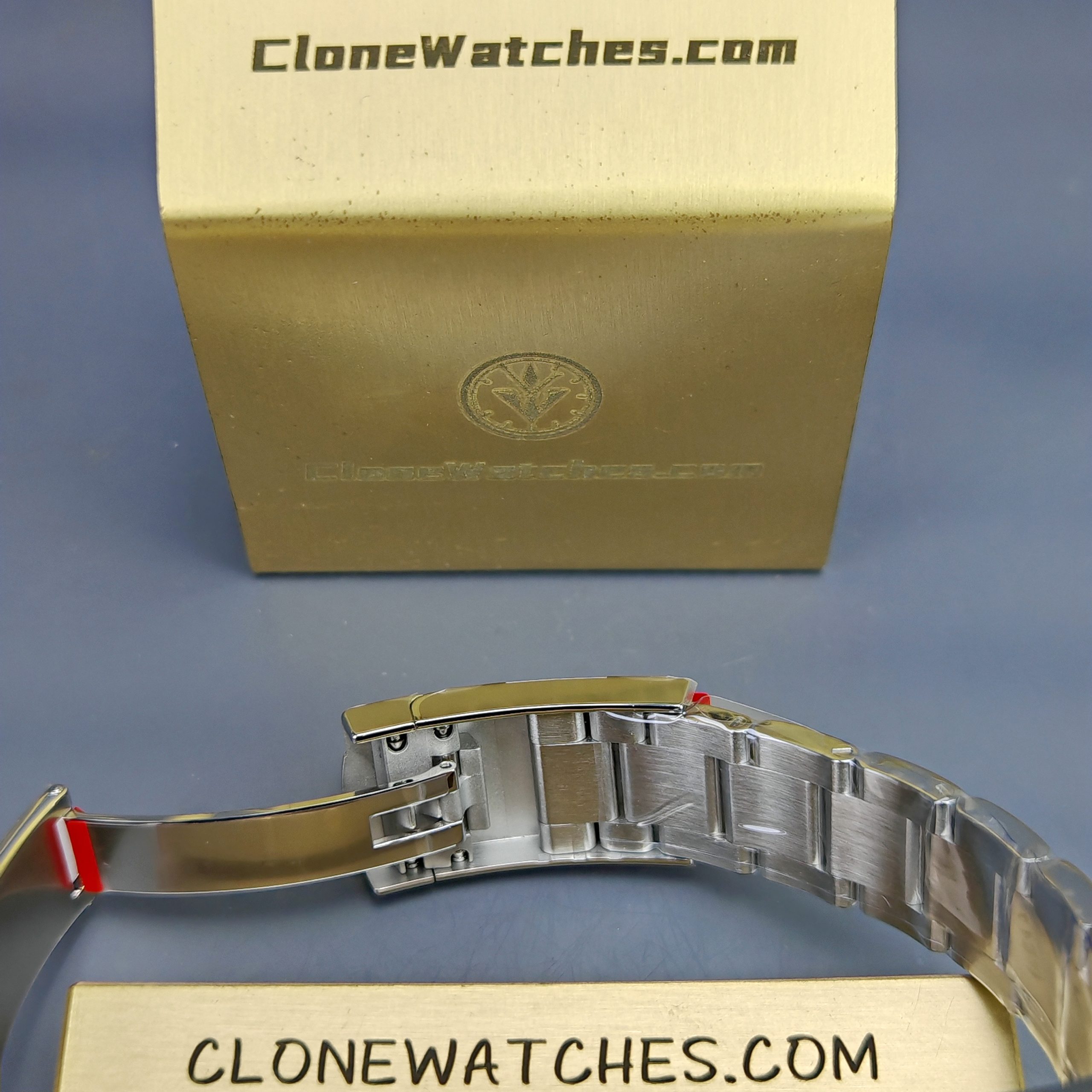 Rolex Super Clone Watches 1:1 Oyster Perpetual Red Dial 41mm M124300 3230 Movement