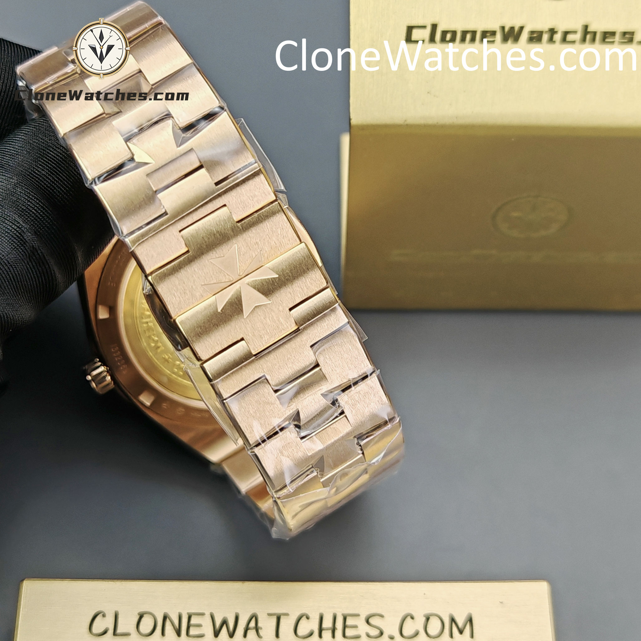 Vacheron Constantin Super Clone Watches 1:1 Overseas Rose Gold 4500V/210R-B705 Blue Dial