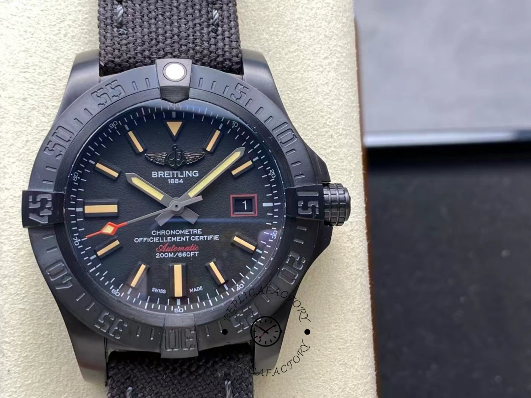 Breitling Avenger Blackbird 44 V17311101B1W1 Replica Black Dial Men's Watch